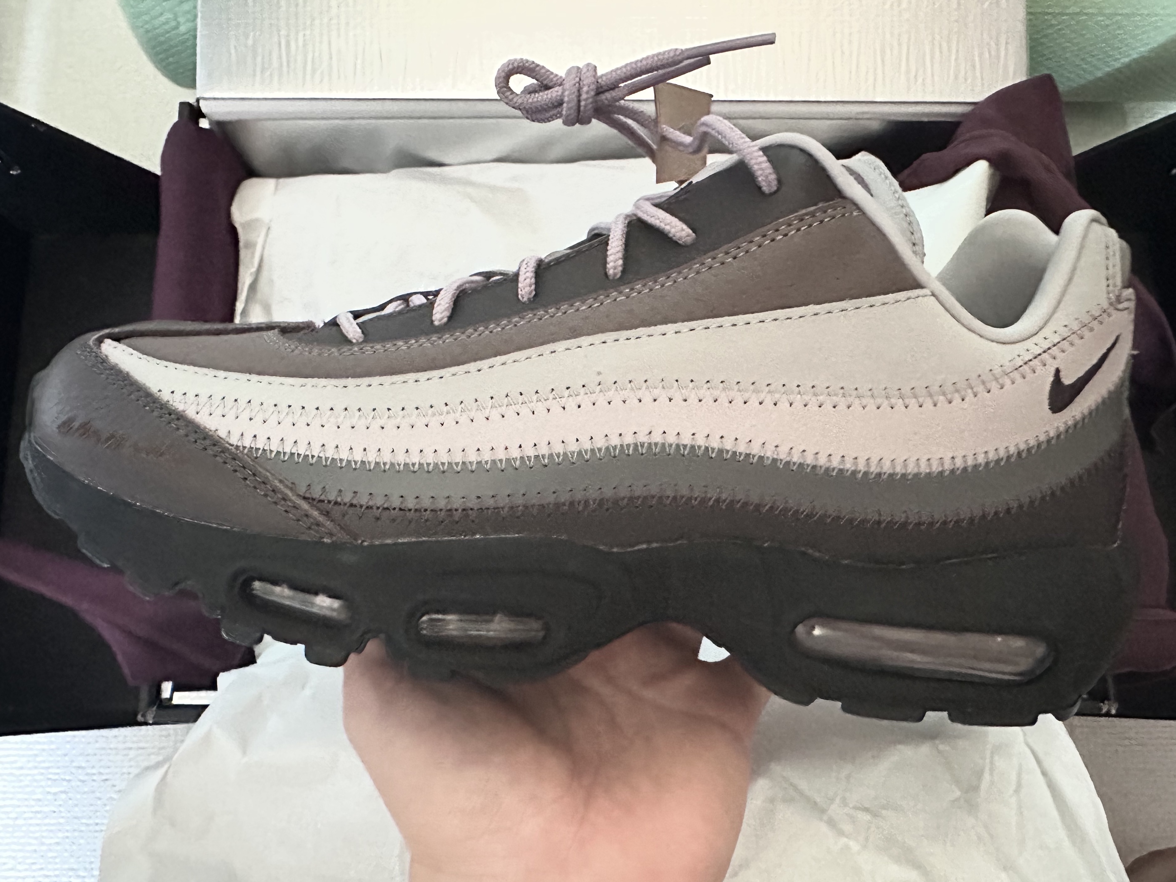 Nike x A Ma Maniere Air Max 95 W.Y.W.S. 착용 스타일