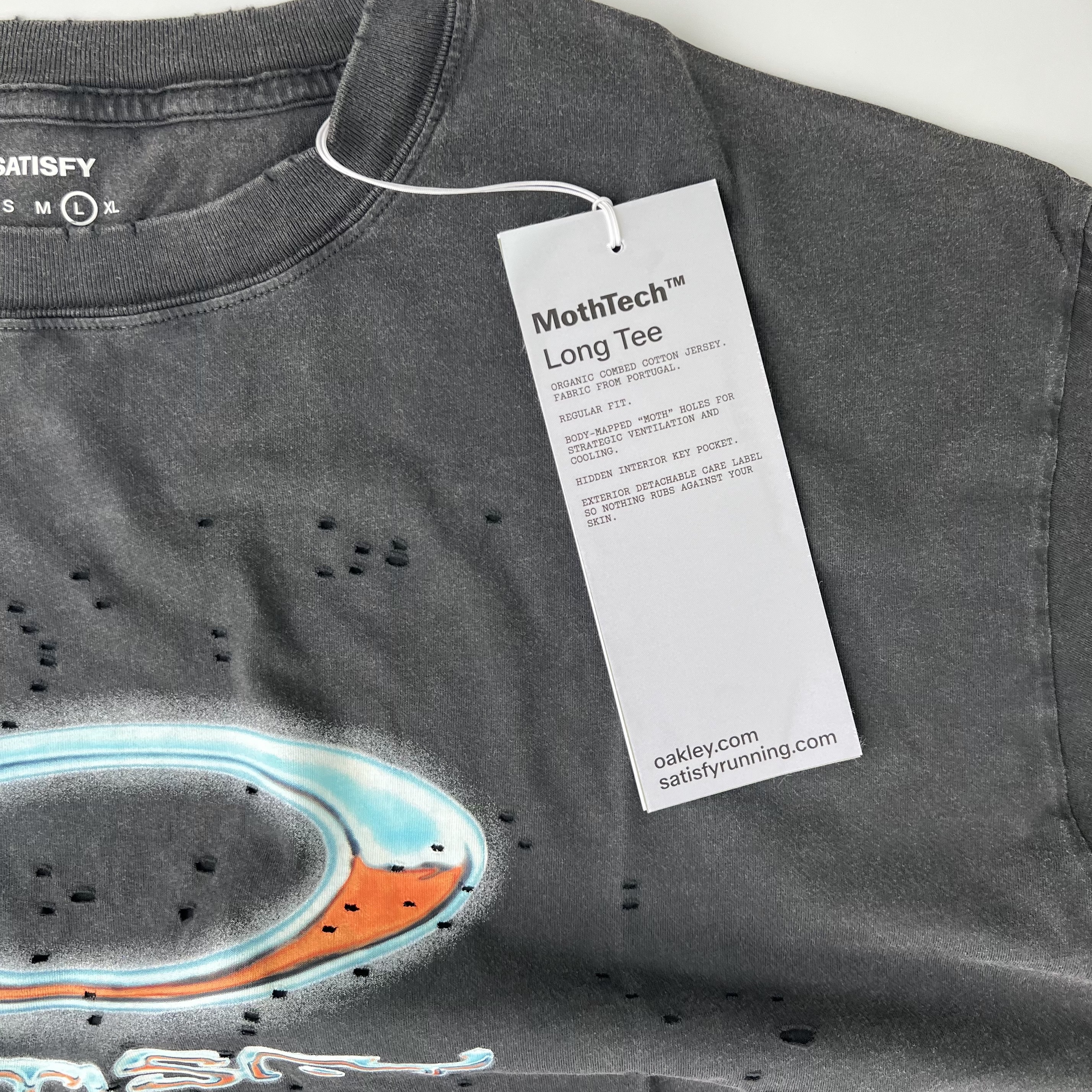 Oakley x Satisfy Mothtech T-Shirt Aged Black, Oakley x Satisfy Mothtech Long T-Shirt Aged Black 착용 스타일 - 6