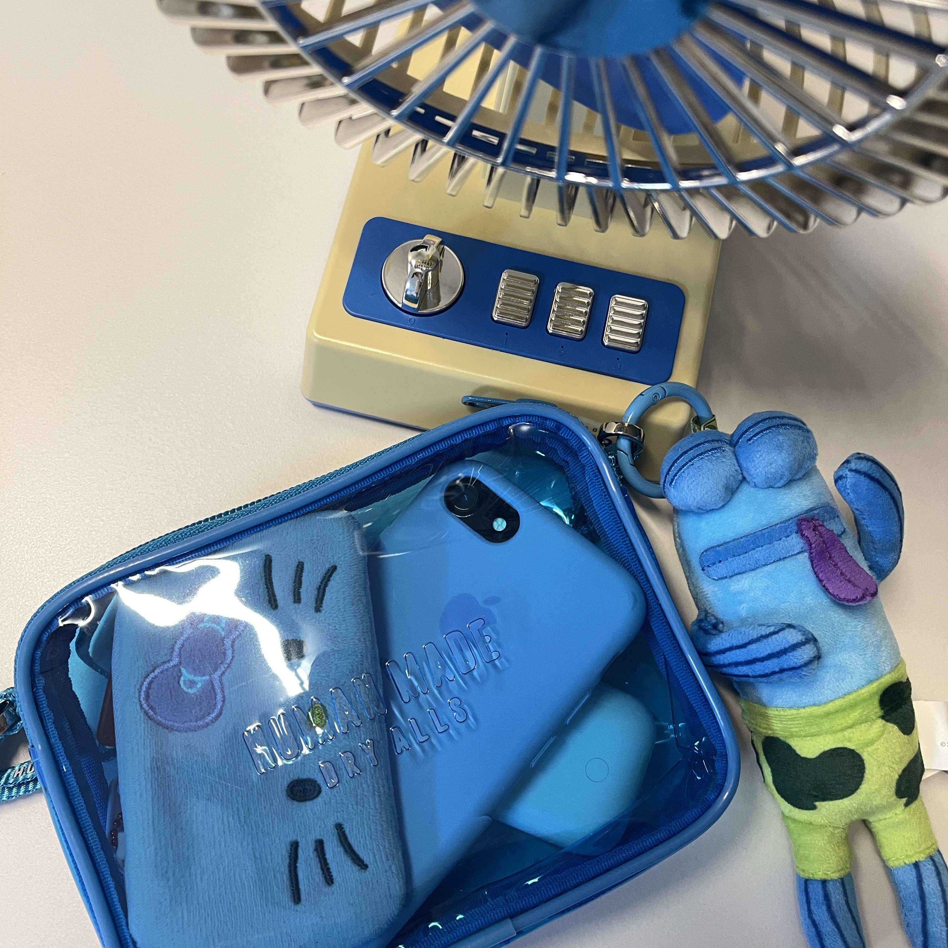 Human Made PVC Pouch Small Blue, Pop Mart Bikini Bottom Buddies Whimsical Plush Flat Fish (Opened Case) 착용 스타일