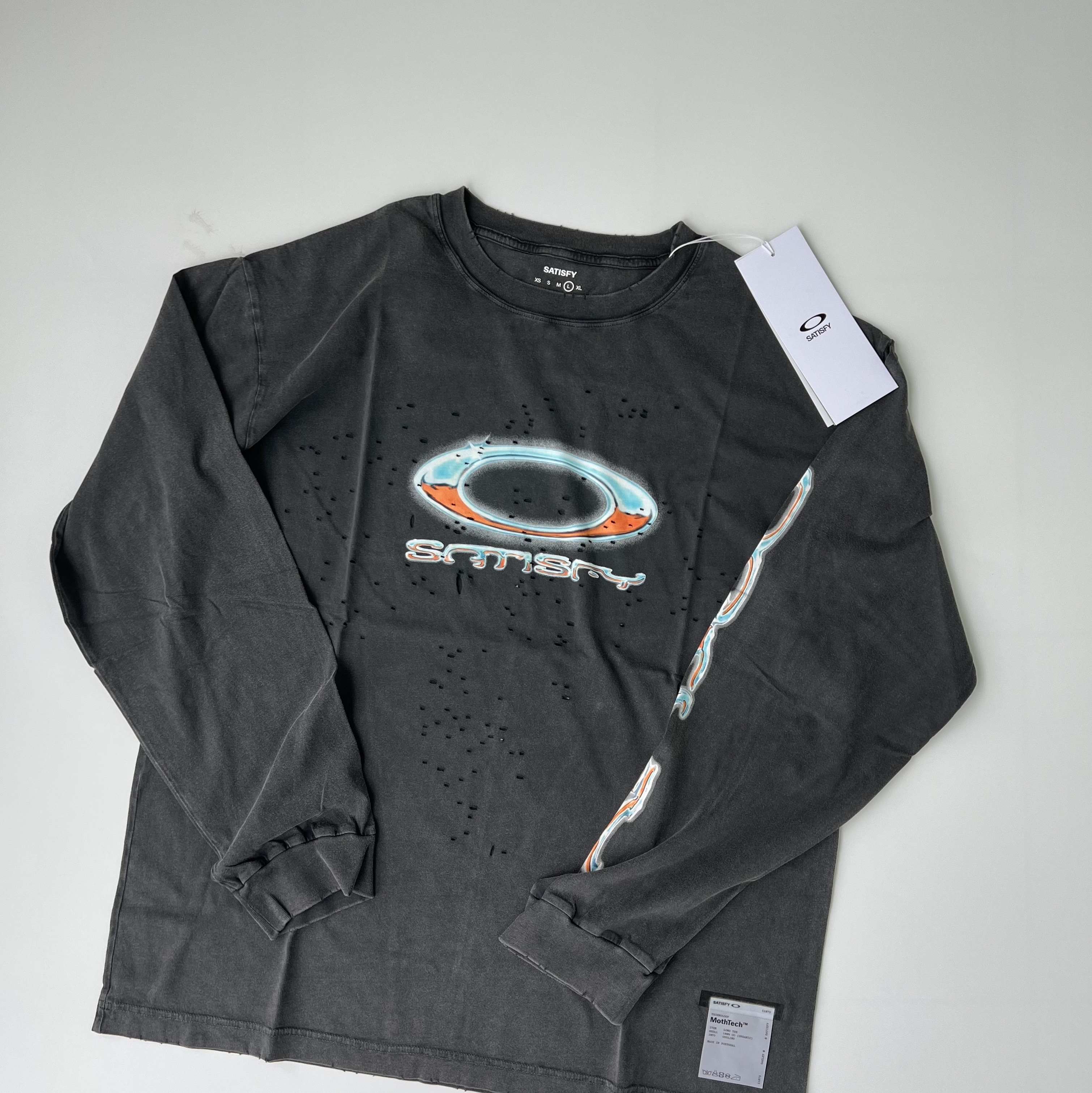 Oakley x Satisfy Mothtech T-Shirt Aged Black, Oakley x Satisfy Mothtech Long T-Shirt Aged Black 착용 스타일 - 2