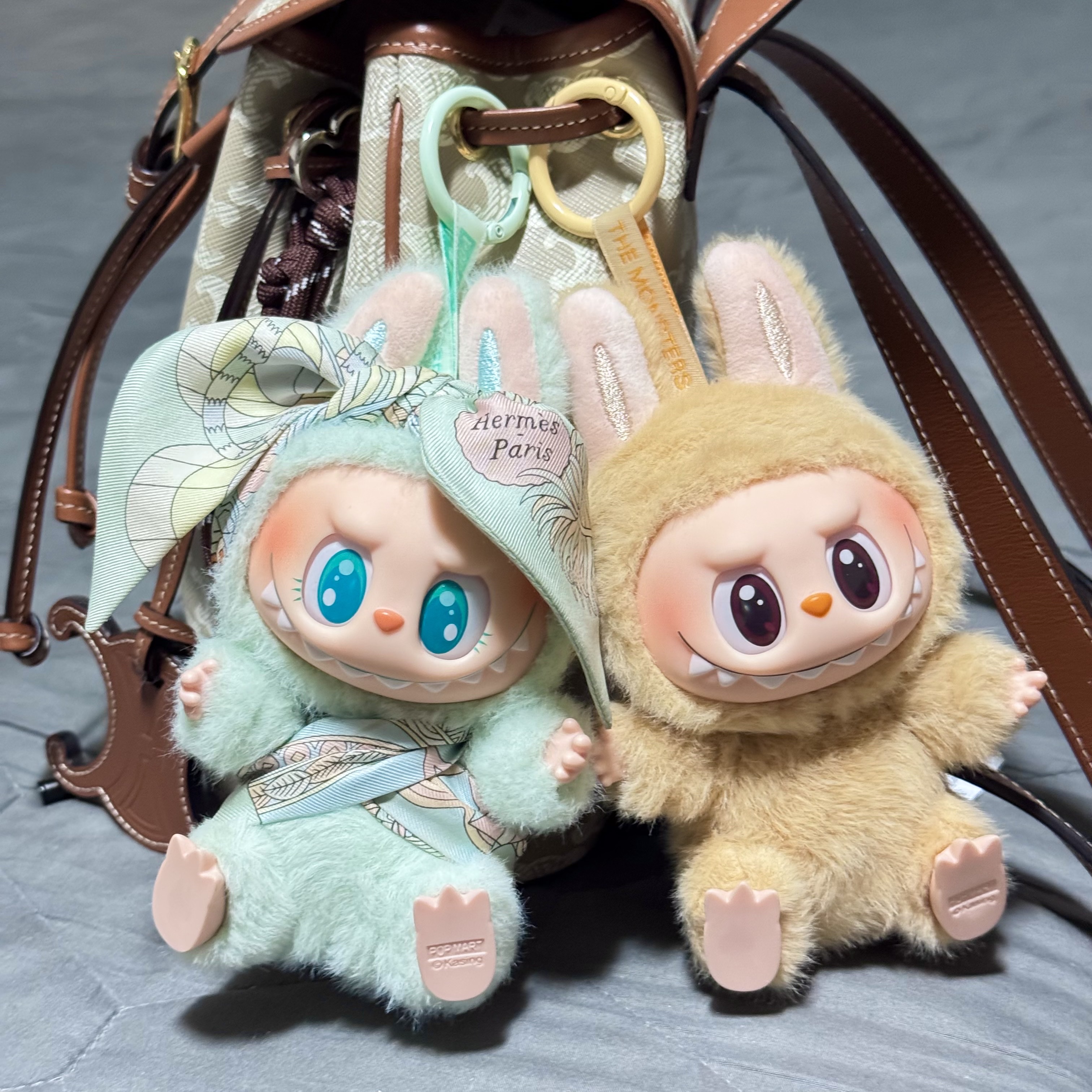 Pop Mart Labubu Let's Play Together Doll Series Baba Keyring (Opened Case), Pop Mart Labubu Let's Play Together Doll Series Ququ Keyring (Opened Case) 착용 스타일