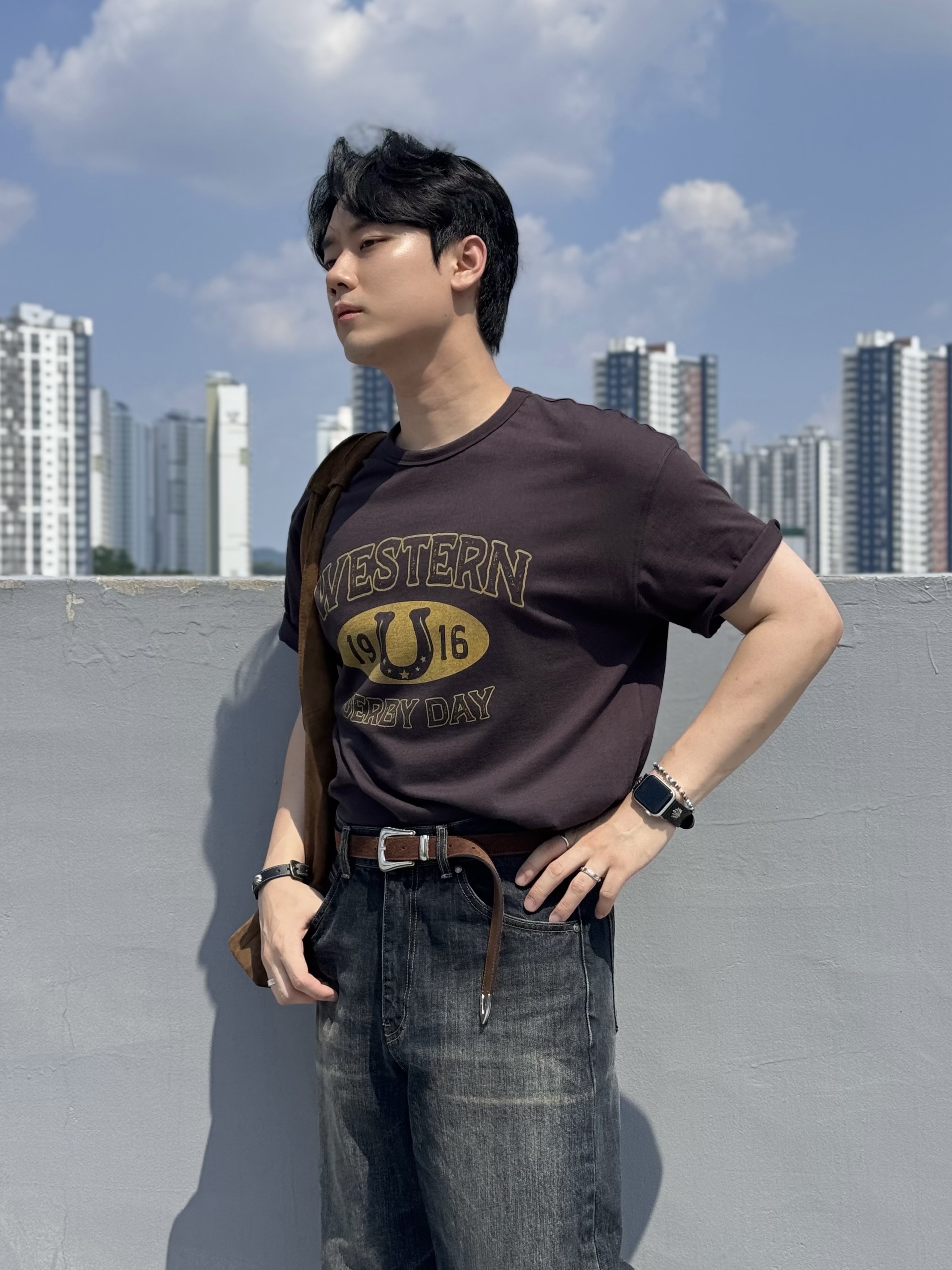 Ogarp Concho Wrist Belt Black 착용 스타일 - 1