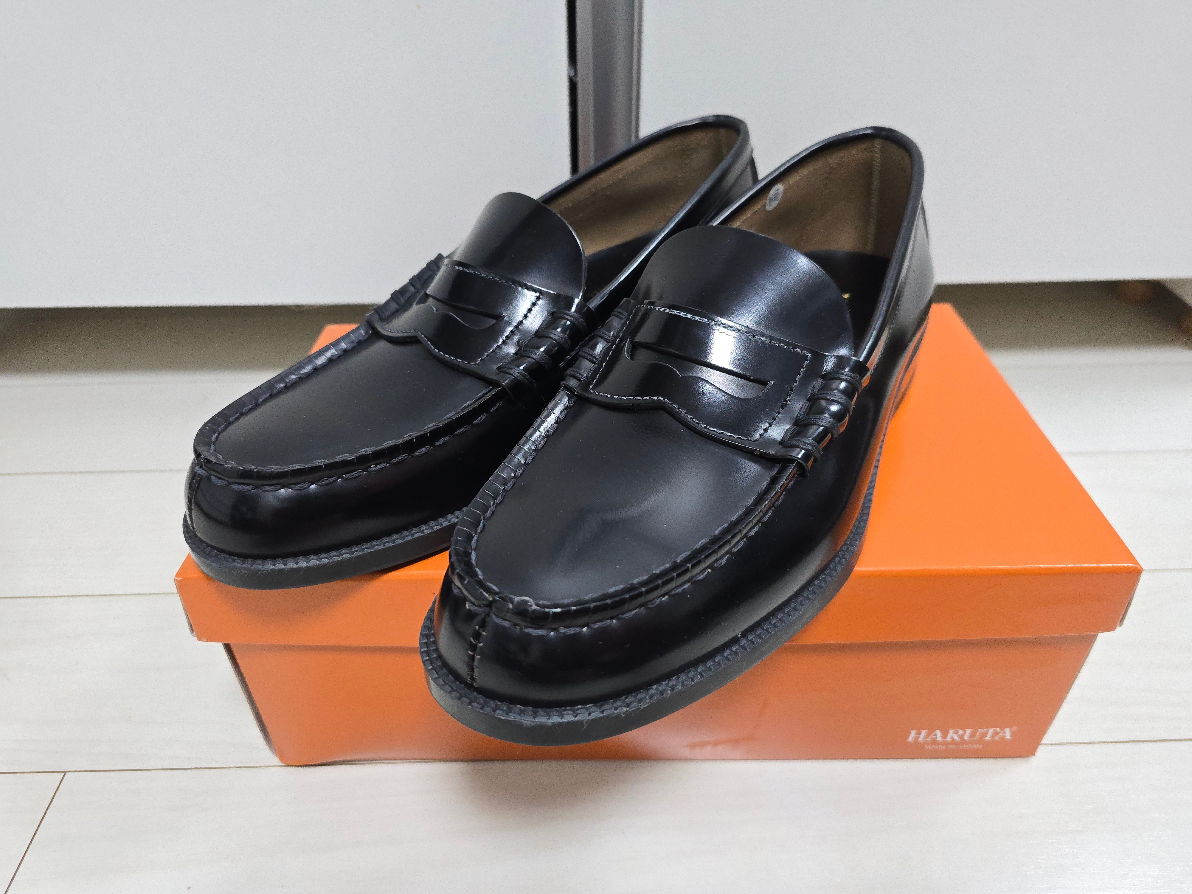 Haruta HS-906 Penny Loafer Black 착용 스타일
