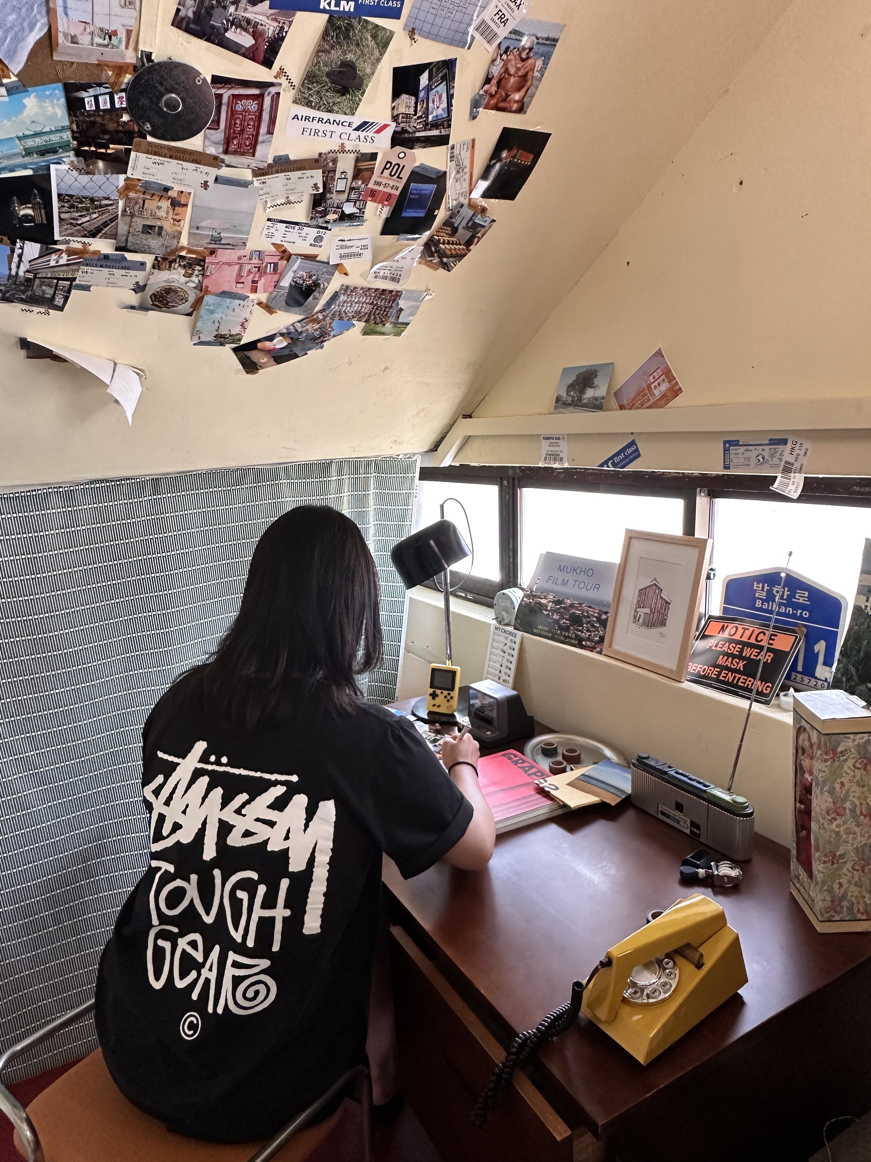 Stussy Tough Gear T-Shirt Black, Stussy Canvas Coin Pouch Washed Black 착용 스타일 - 1