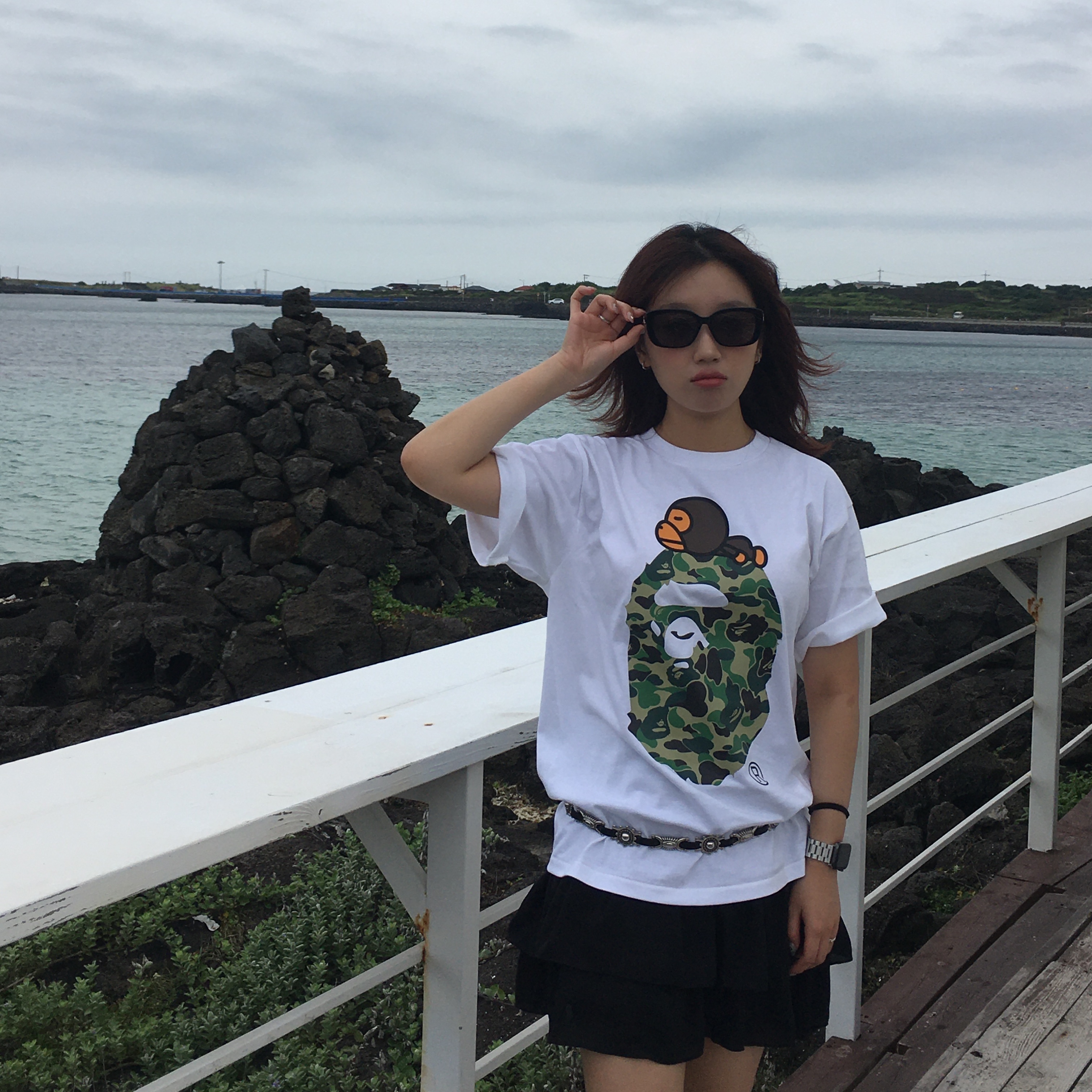 BAPE ABC Camo Milo on Big Ape T-Shirt White Green 착용 스타일 - 3