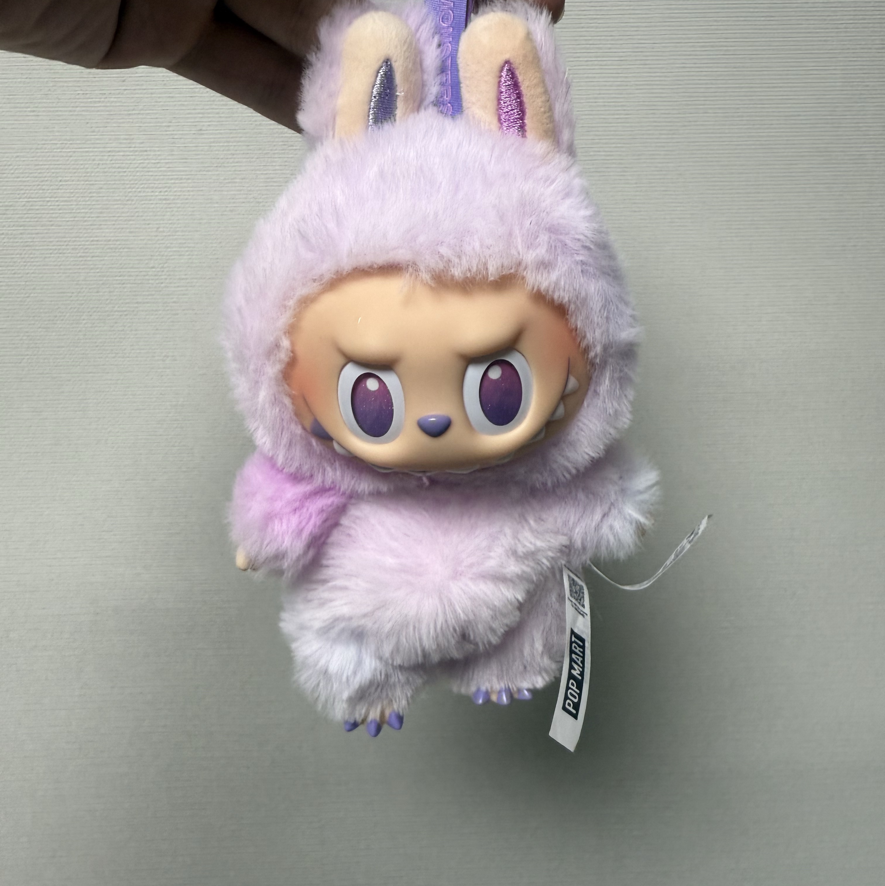 Pop Mart Labubu The Monsters Highlight Series Sealed Case (1 Blind Box) 착용 스타일
