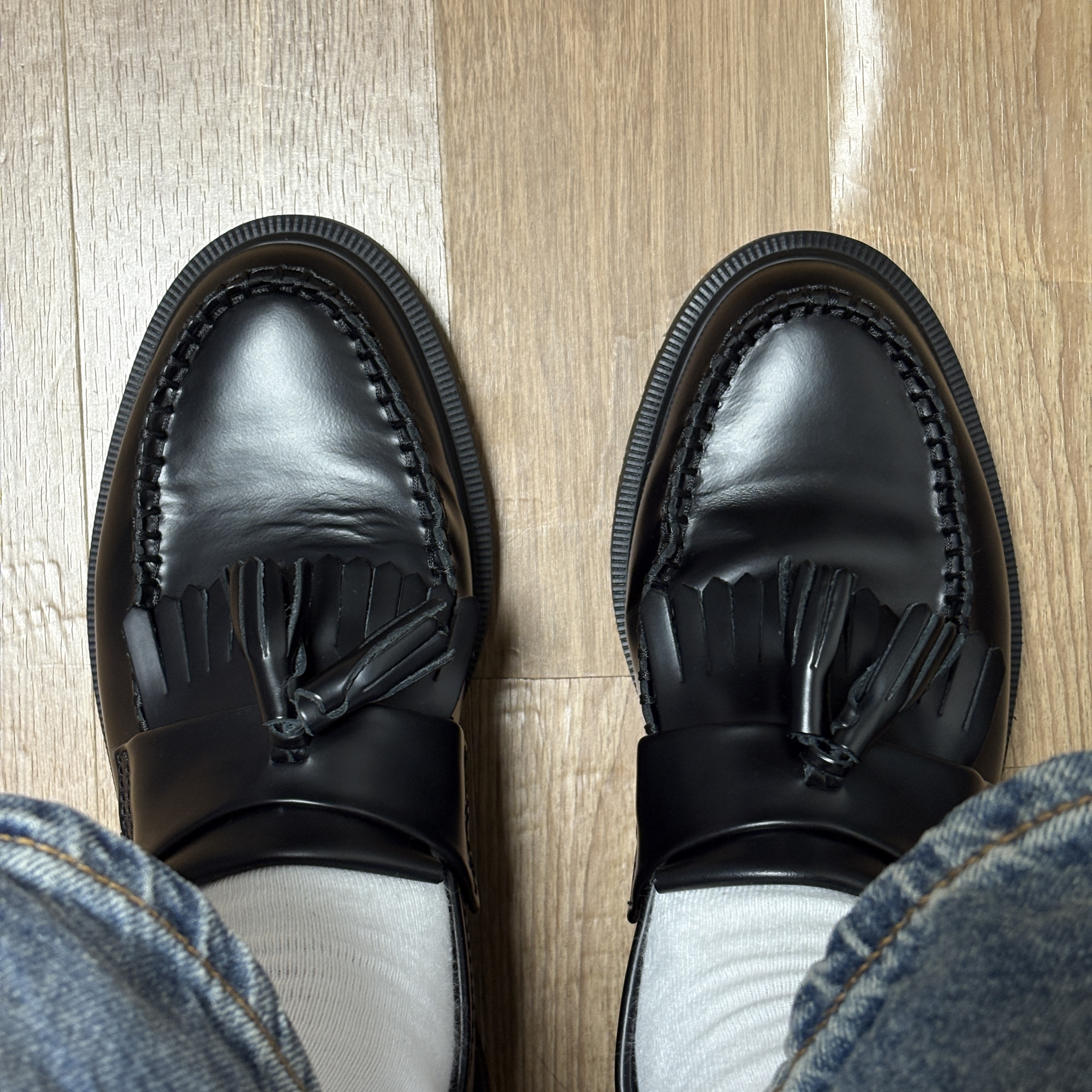 Dr. Martens Adrian Smooth Black 착용 스타일
