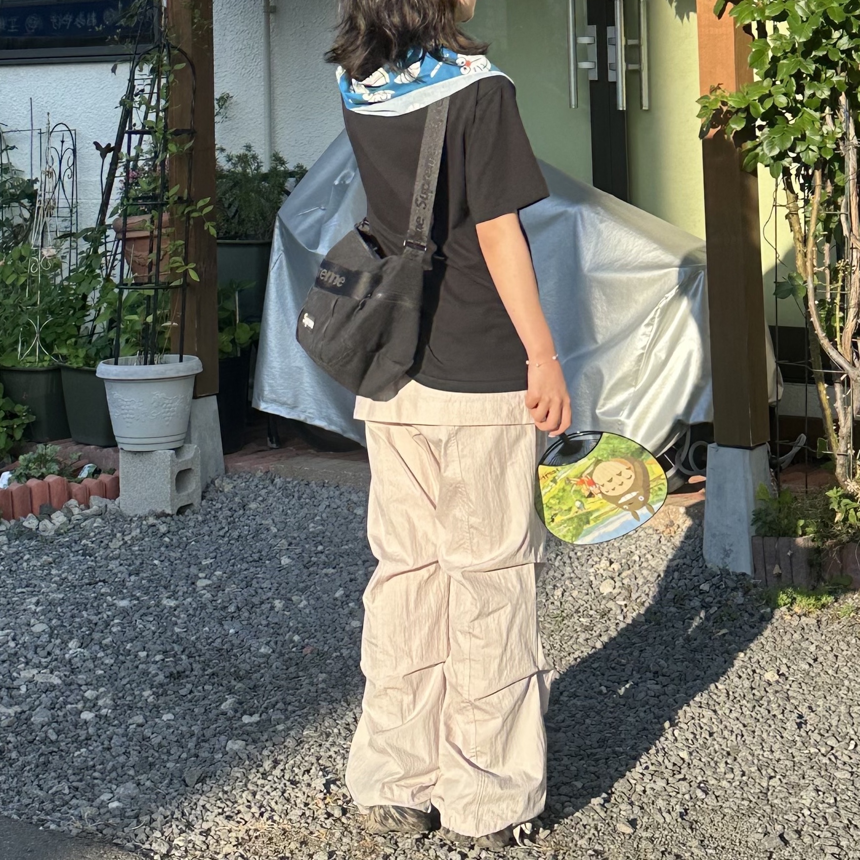 BAPE ABC Camo College Milo T-Shirt Black Green, Adidas Yeezy Foam RNNR MX Cinder 착용 스타일 - 2