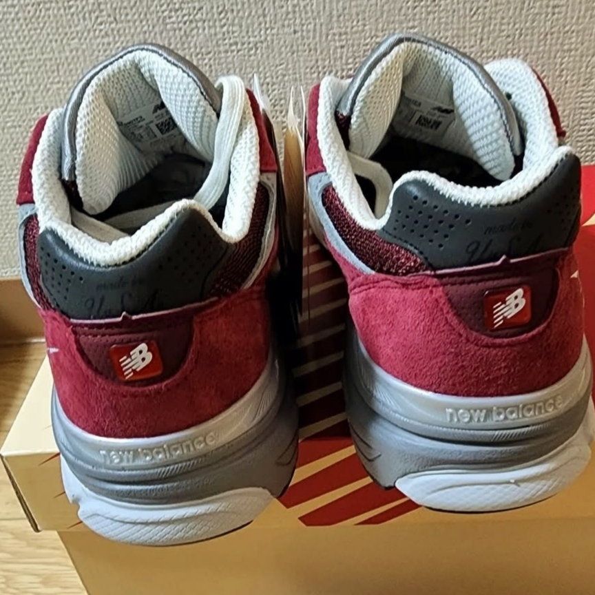 New Balance 990v3 Made in USA Scarlet Marblehead 착용 스타일