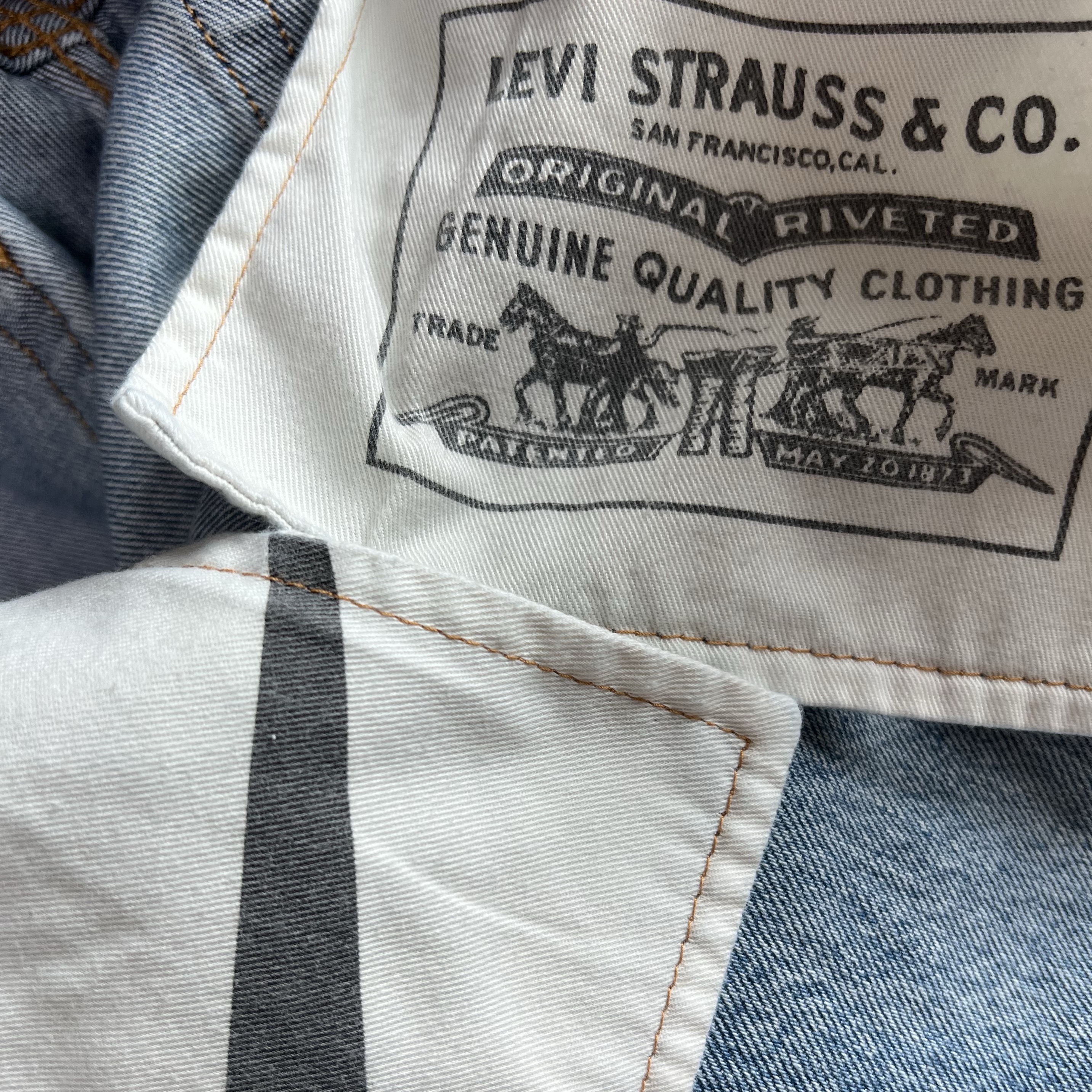 Levi's x Nike Baggy Jeans Light Blue 착용 스타일 - 2