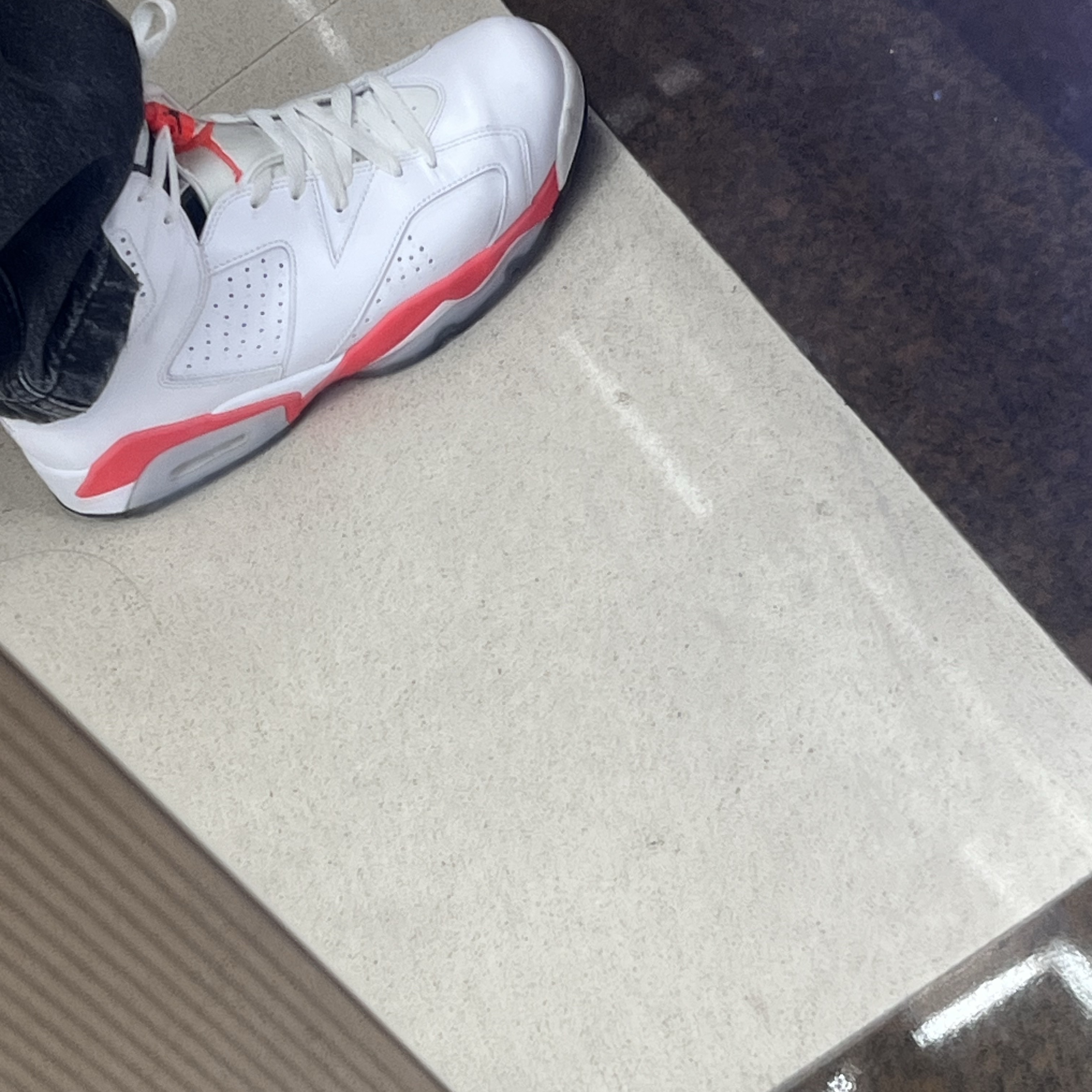 Jordan 6 Retro Infrared White 2014 착용 스타일 - 1