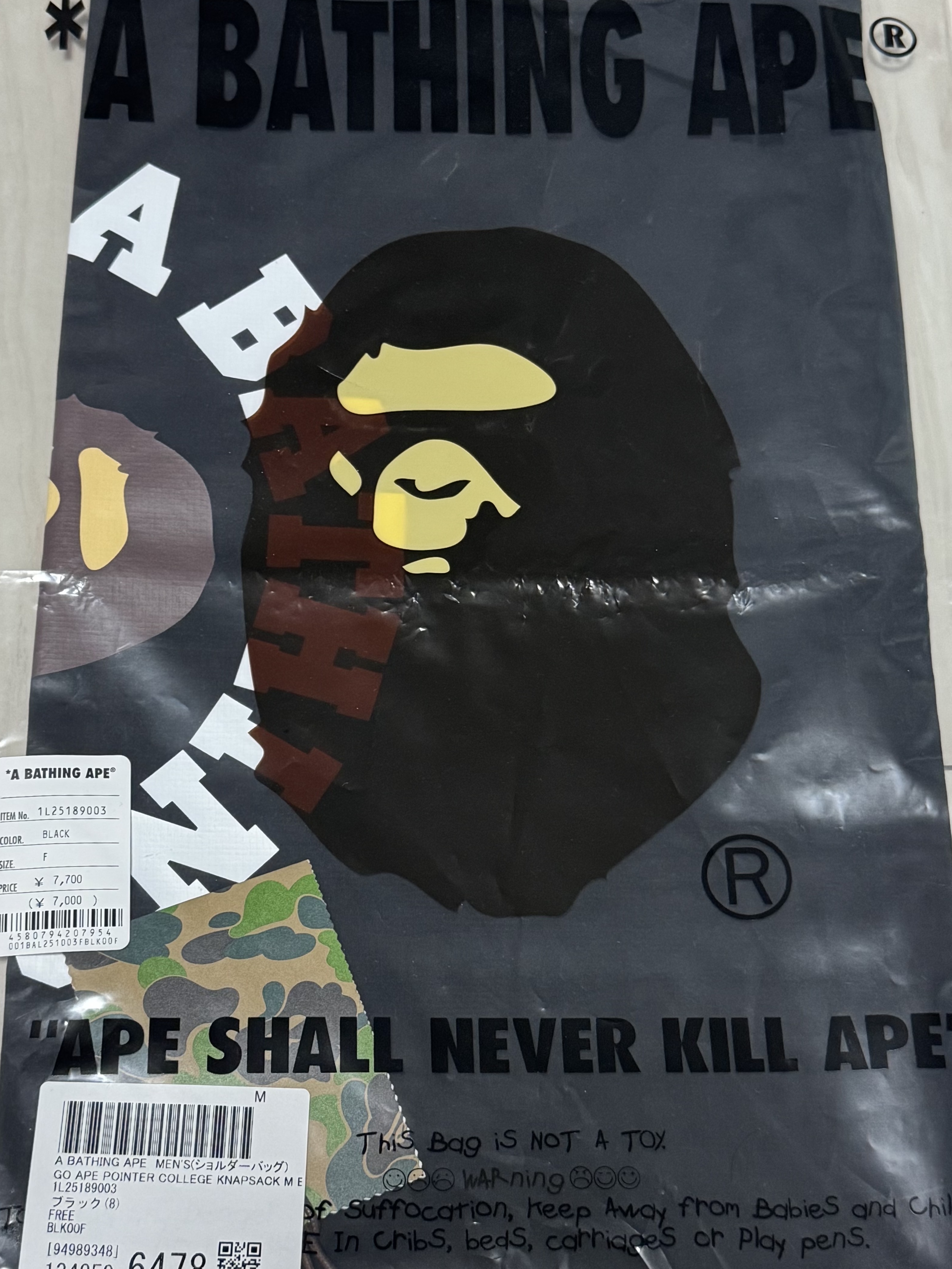 BAPE Go Ape Pointer College Knapsack Bapec Black 착용 스타일