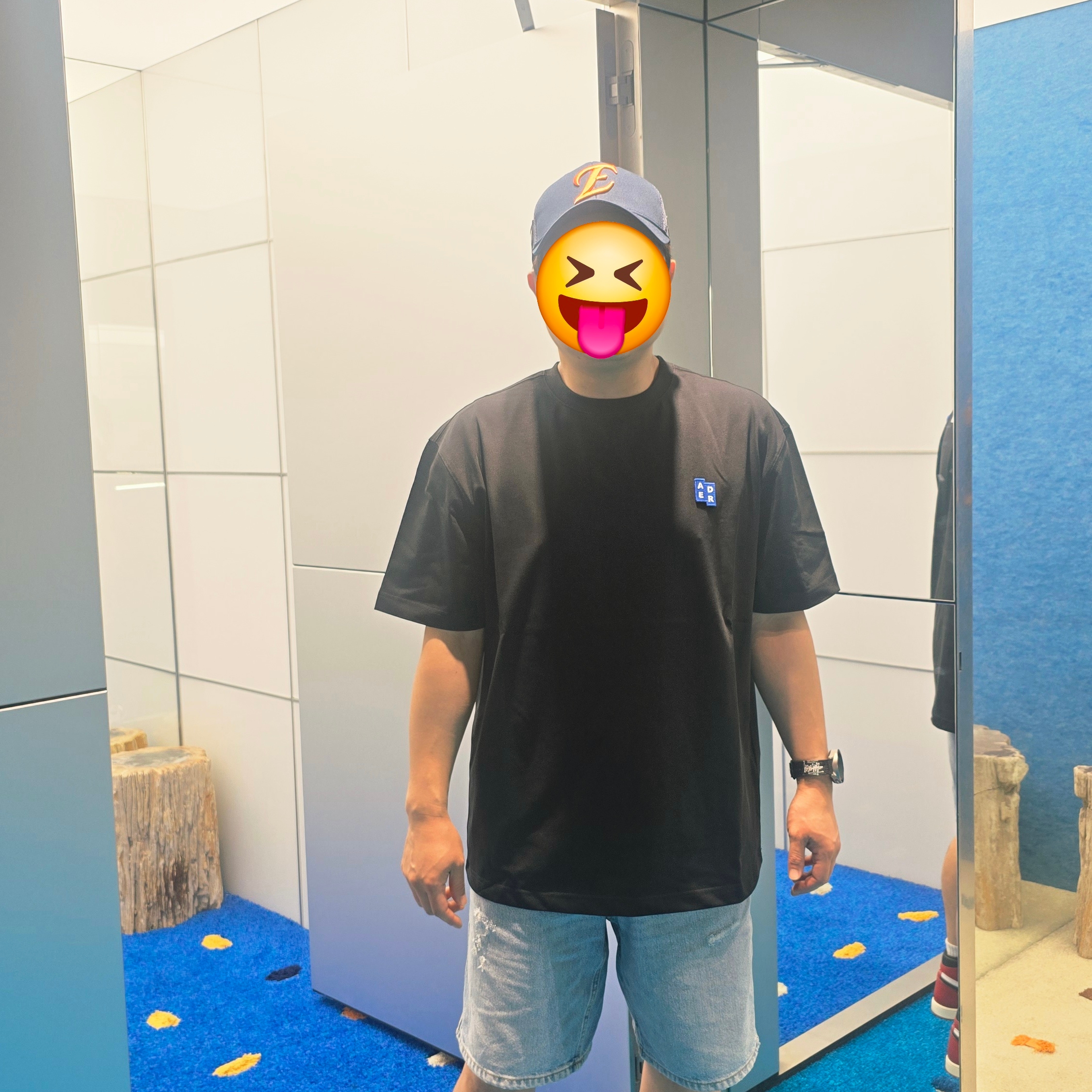Palace Tri-Hearts T-Shirt Black - 24SS, Jordan 1 Retro High OG Black Toe 착용 스타일 - 3