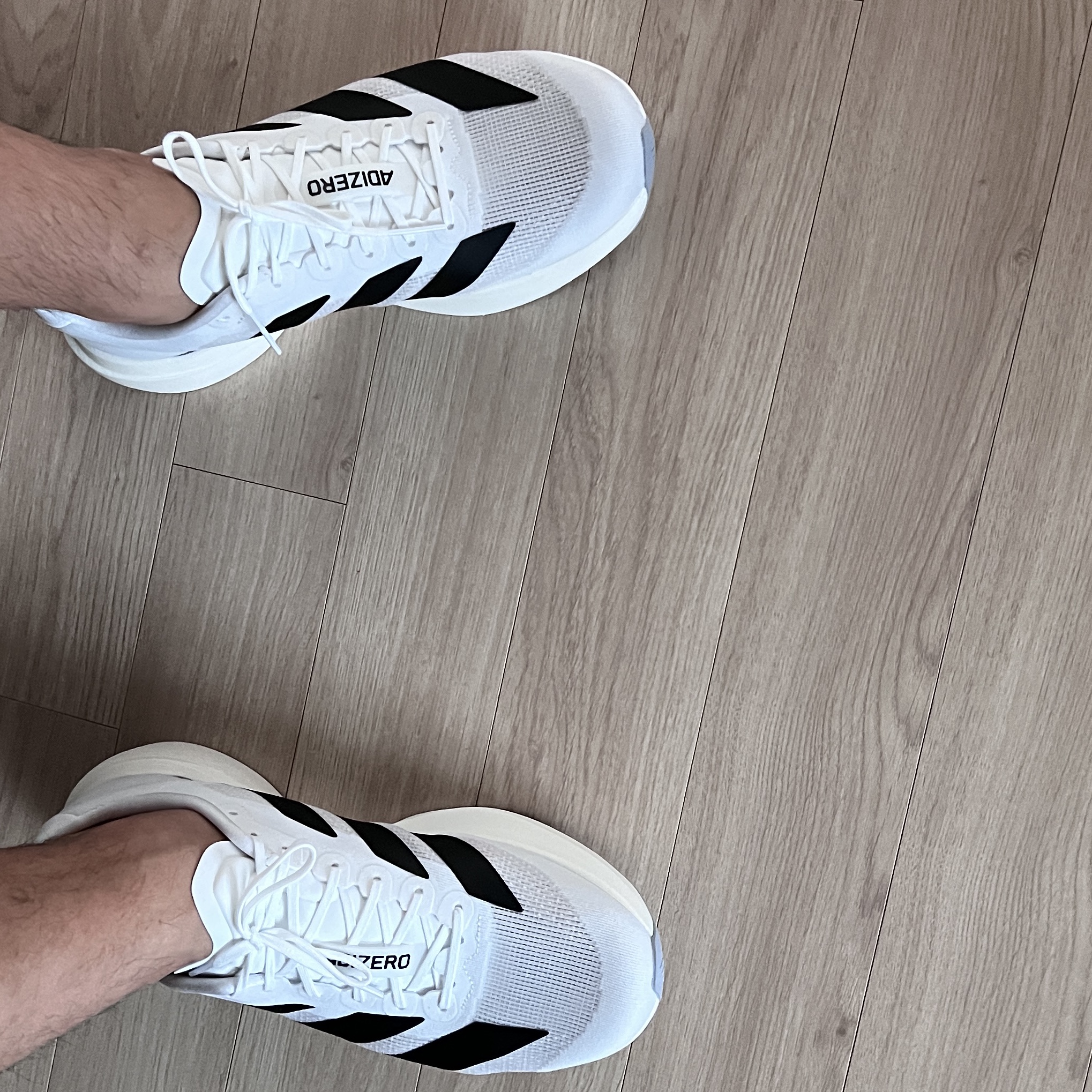 Adidas Adizero EVO SL Cloud White Core Black 착용 스타일 - 2