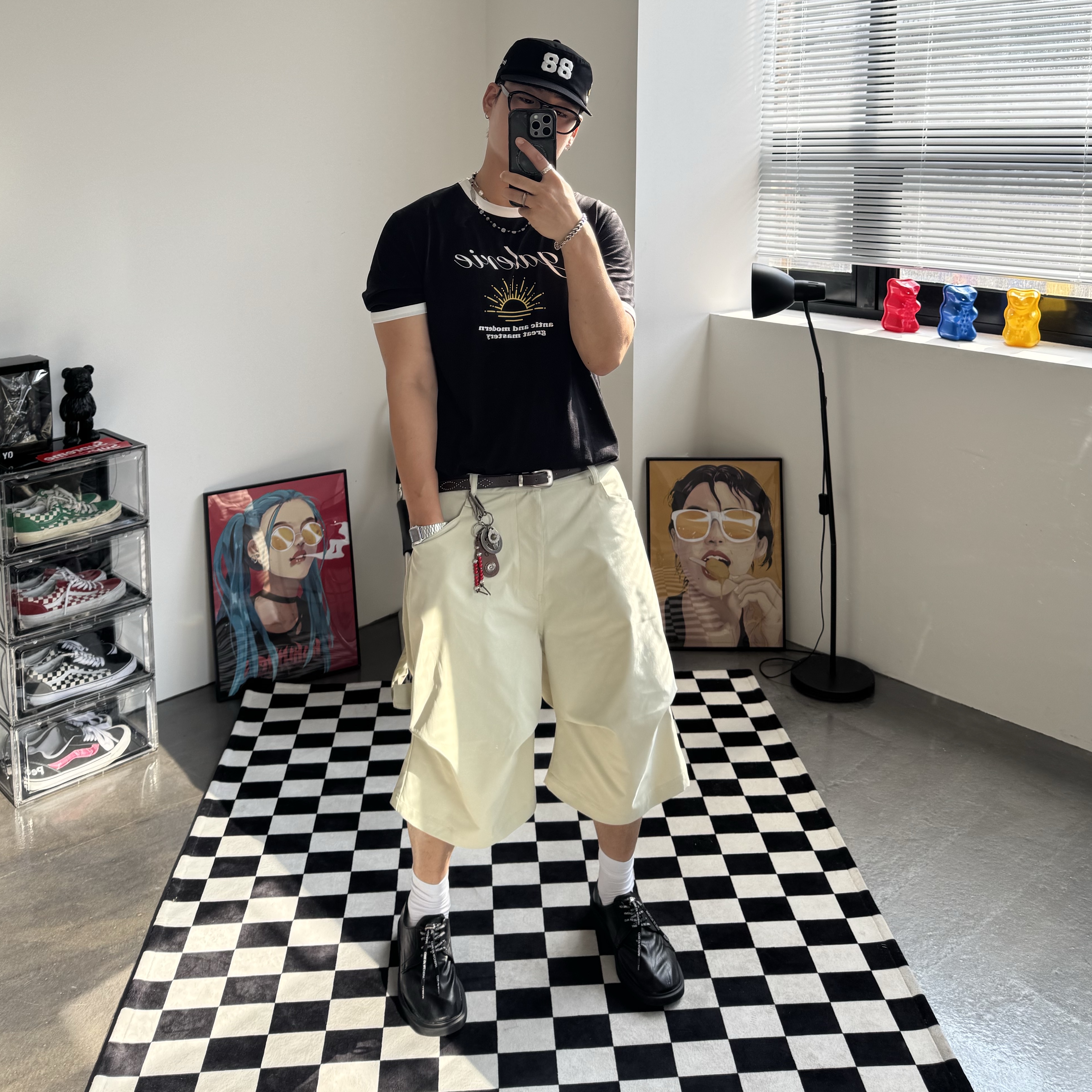 Nonnod Side Cargo Shorts Beige, Ogarp Signature Concho Keychain Ver.2 착용 스타일