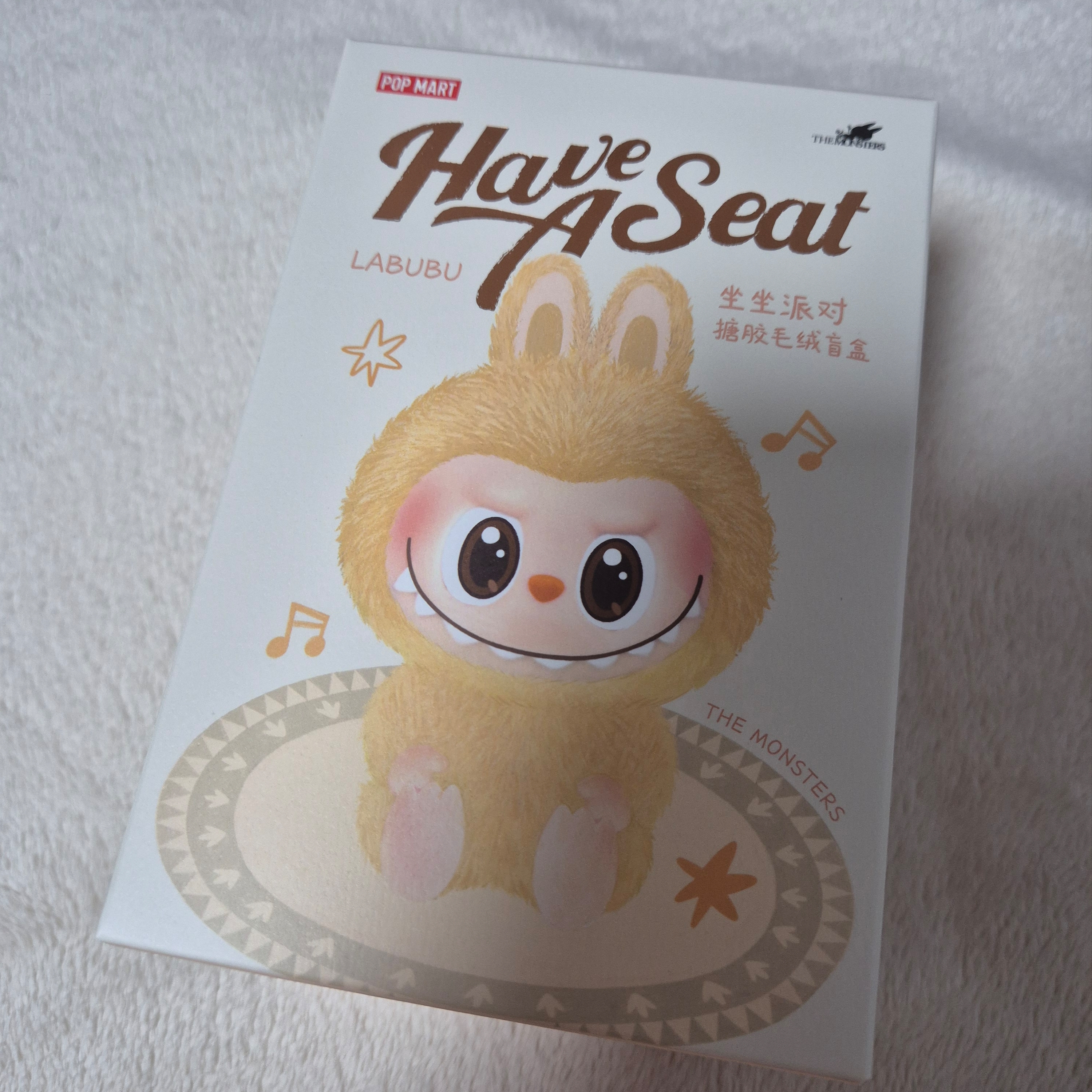 Pop Mart Labubu Let's Play Together Doll Series Sealed Case (1 Blind Box) 착용 스타일