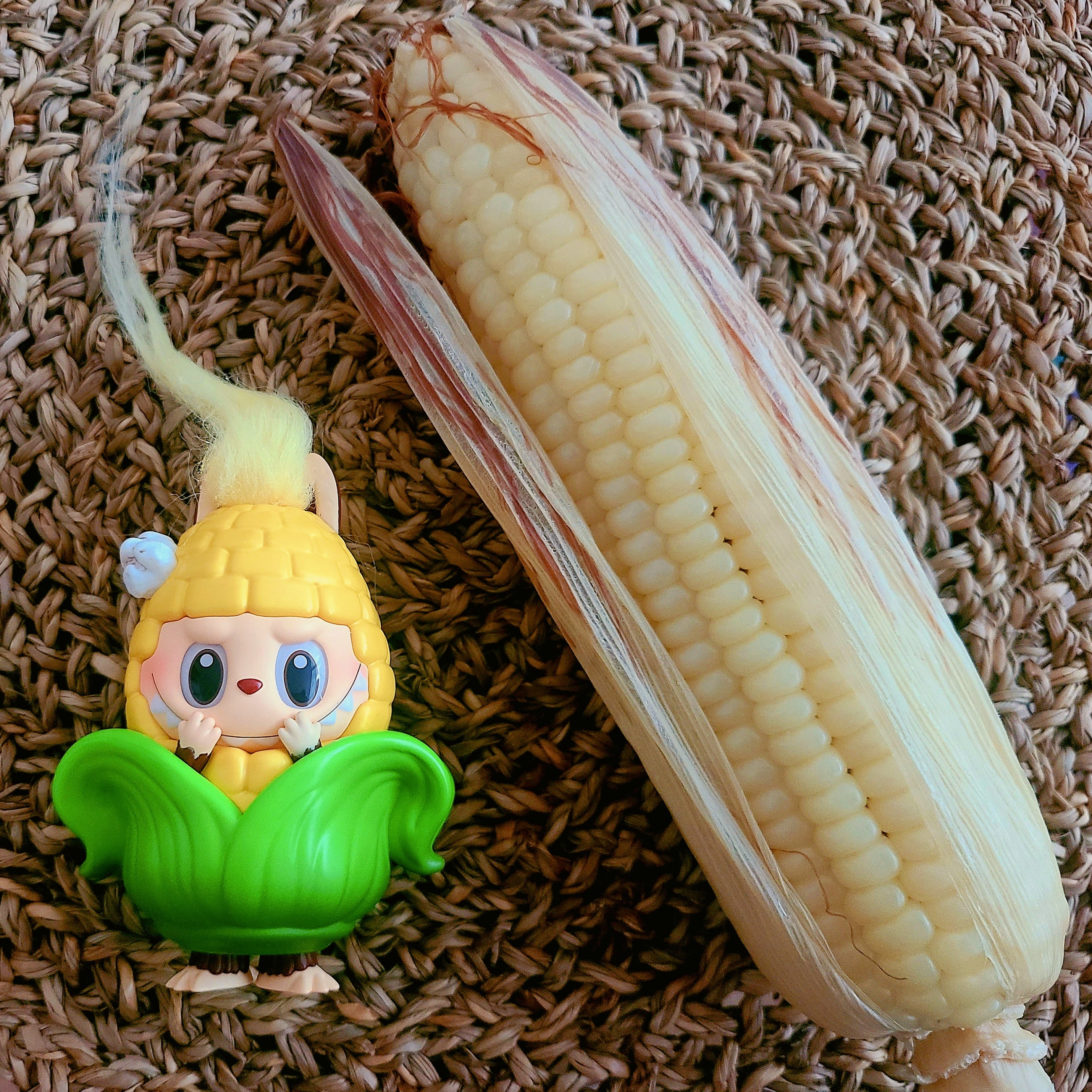 Pop Mart Labubu The Monsters Wacky Mart Series Figures Corn (Opened Case) 착용 스타일 - 1