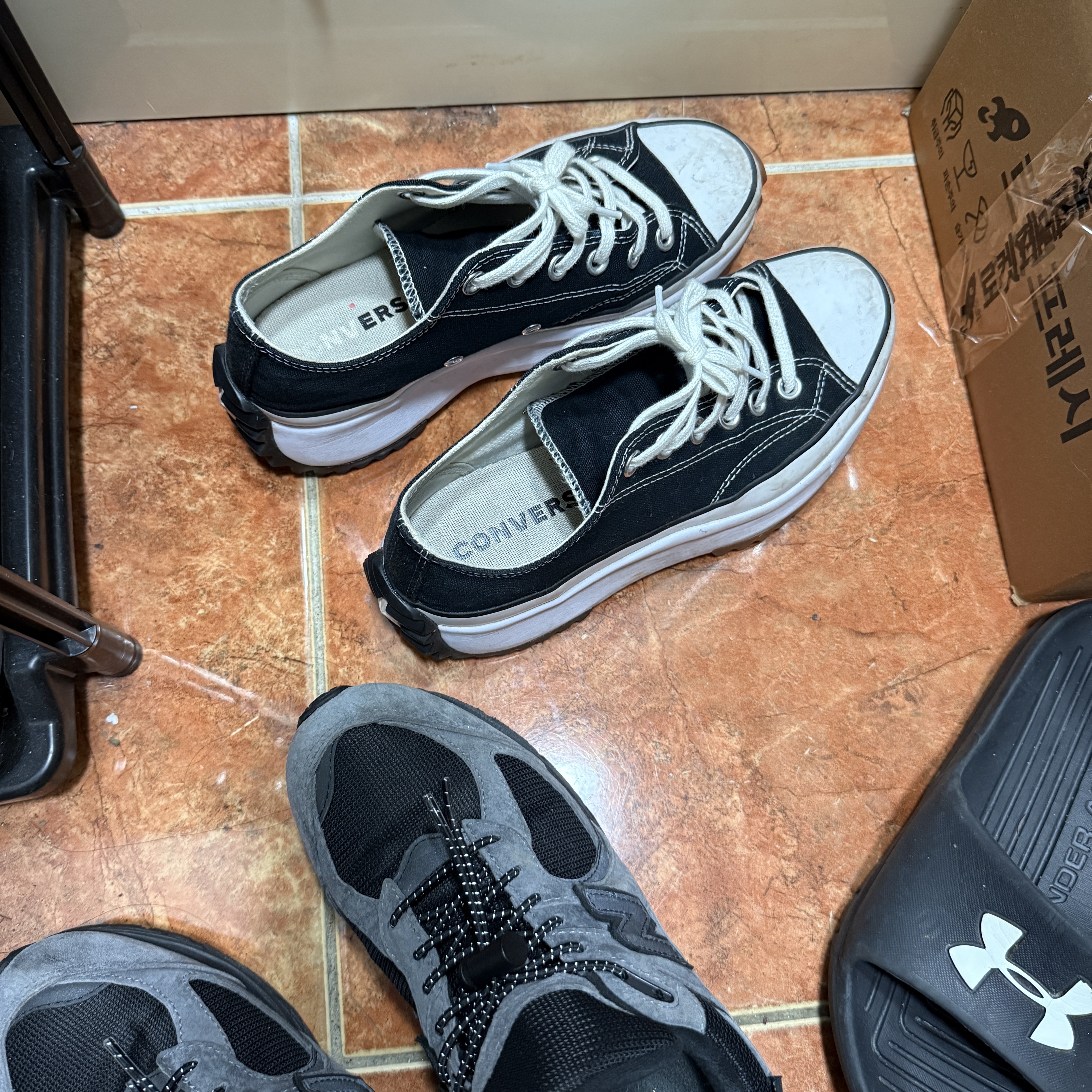 Converse Run Star Hike Low Black 착용 스타일
