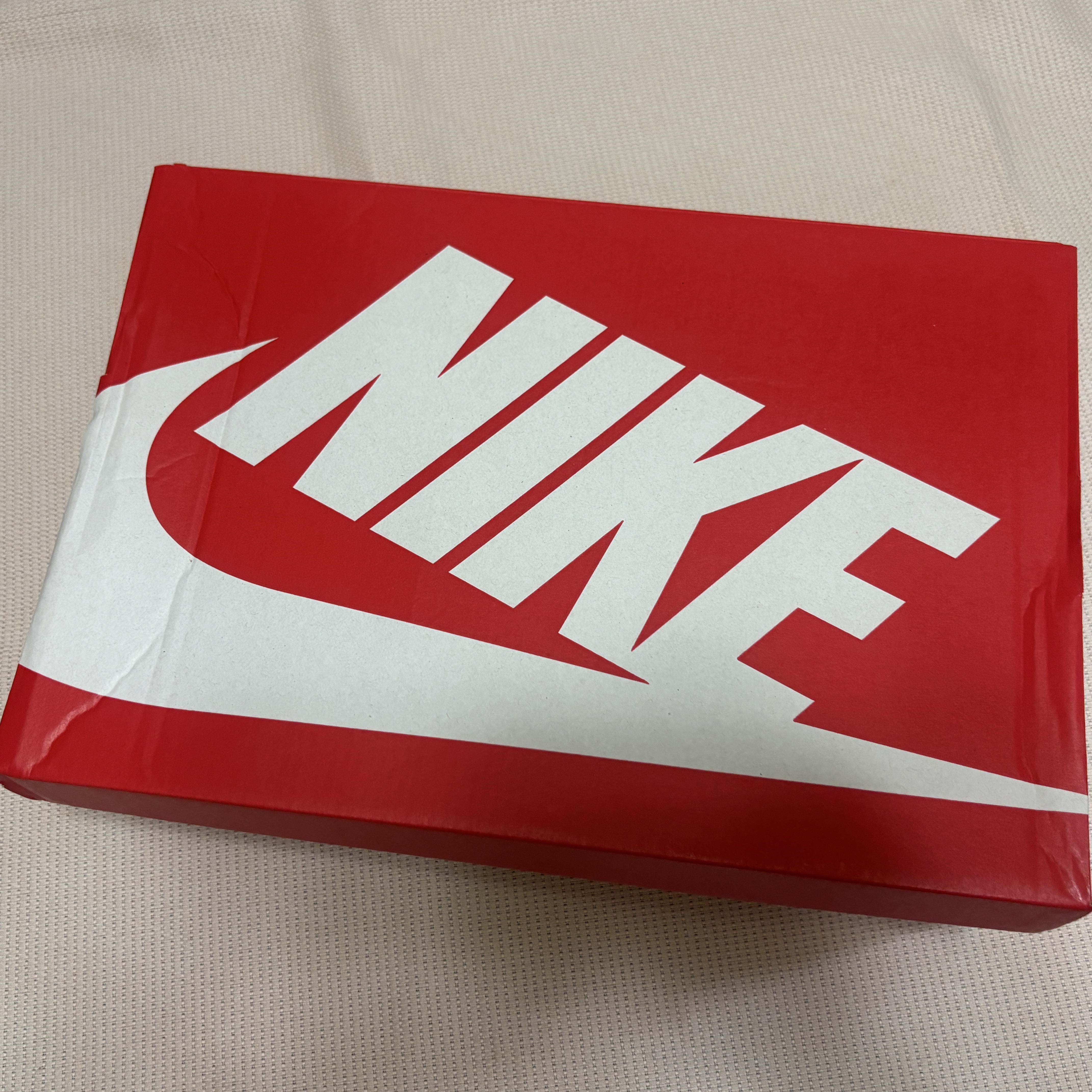 Nike Shox Ride 2 Bright Cactus and Black, Nike Shox Ride 2 Metallic Silver and Desert Khaki 착용 스타일