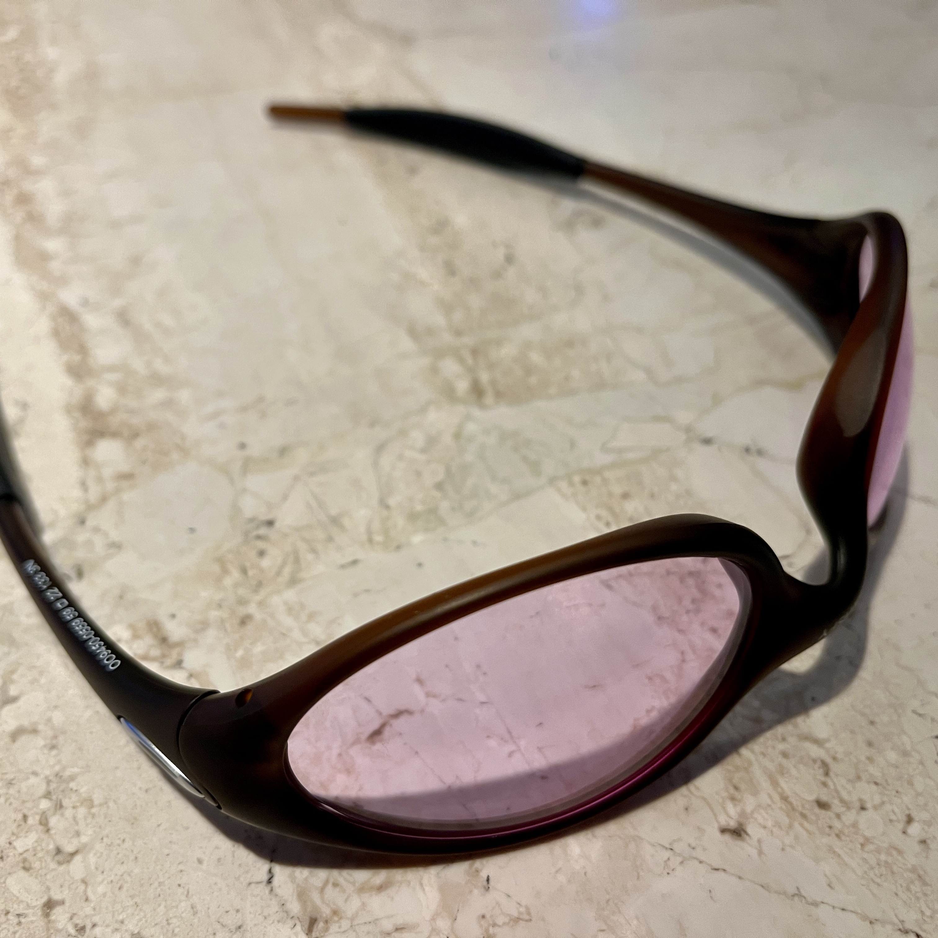 Oakley x Satisfy Eye Jacket Dune 착용 스타일