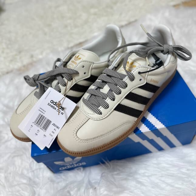 (W) Adidas Samba OG Off White Dark Brown 착용 스타일