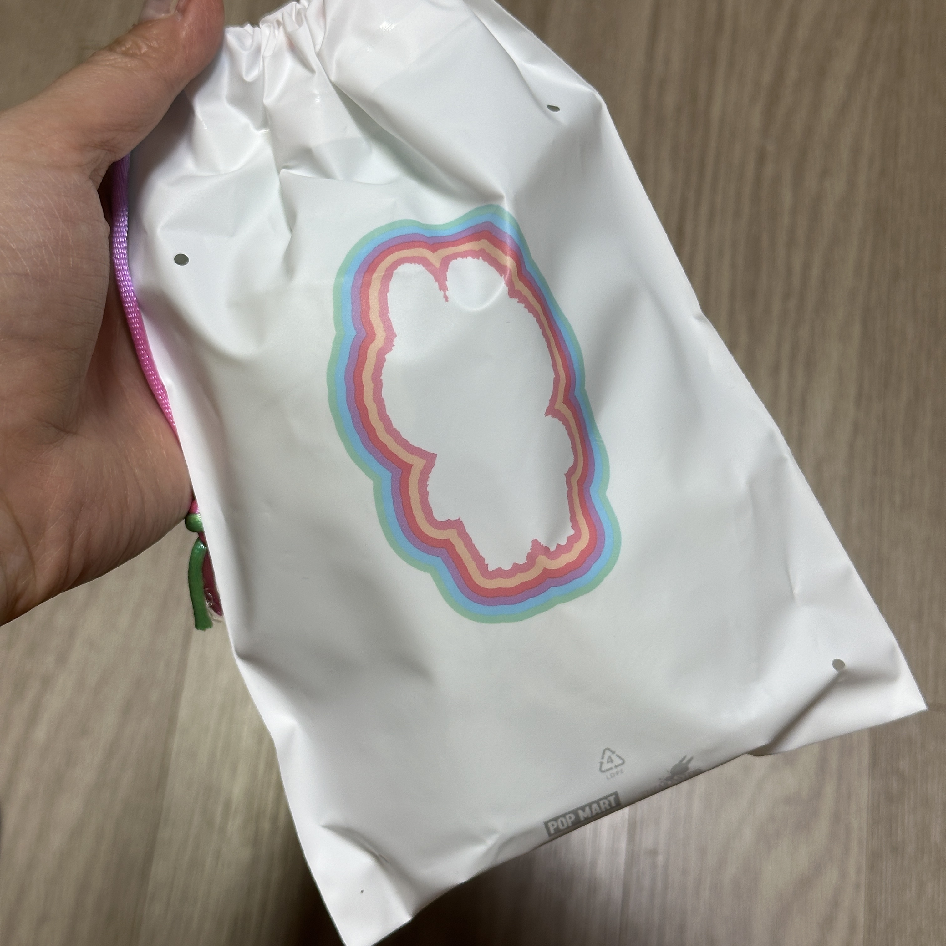 Pop Mart Labubu The Monsters Highlight Series Sealed Case (Bundle of 2/1 Blind Box) 착용 스타일