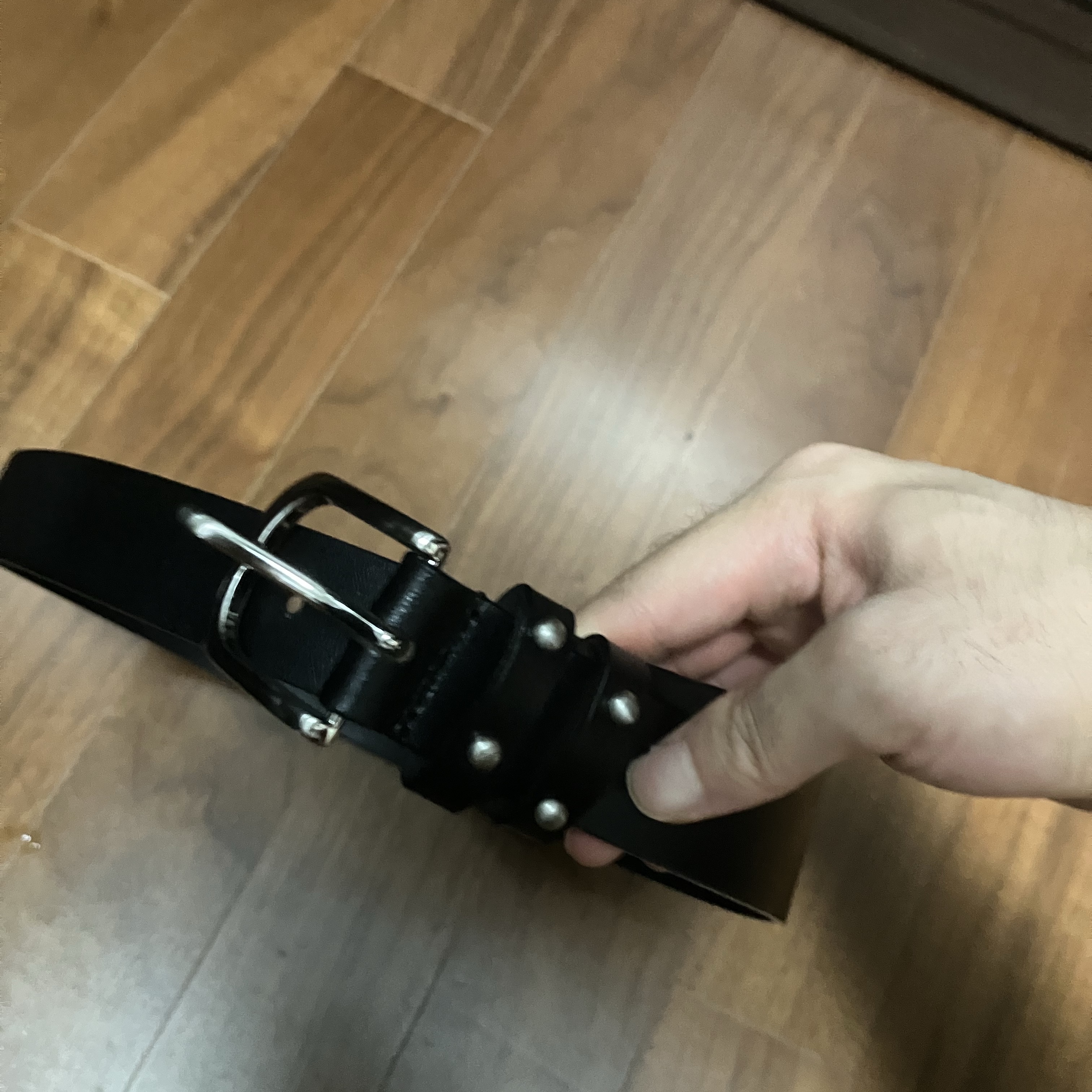 Millo Archive Standard Stud Leather Belt Black 착용 스타일