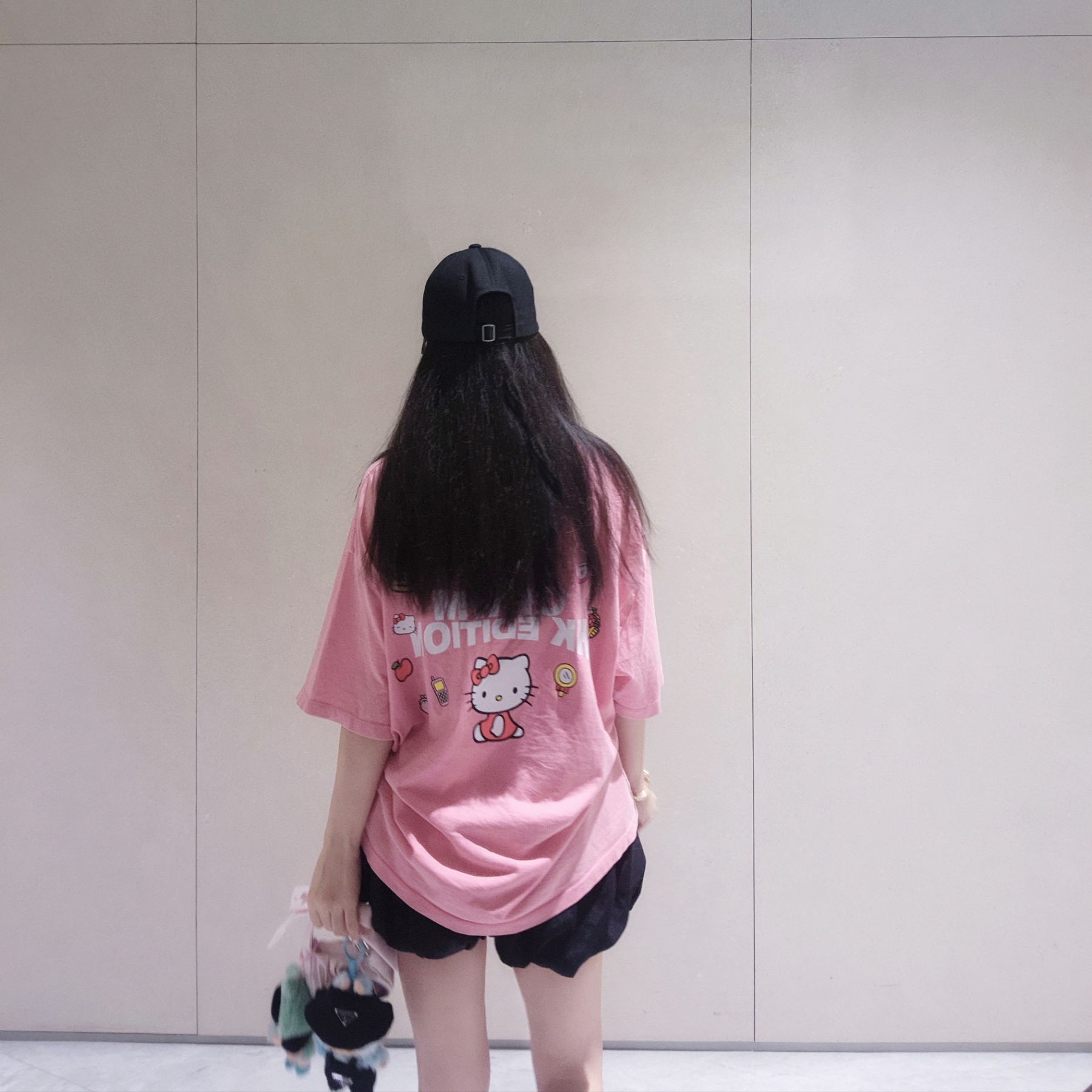 (W) Zara x Hello Kitty Washed Effect T-Shirt Rose Pink, Pop Mart Crybaby Crying Again Series Plush Keyring What A Frog (Opened Case) 착용 스타일 - 1