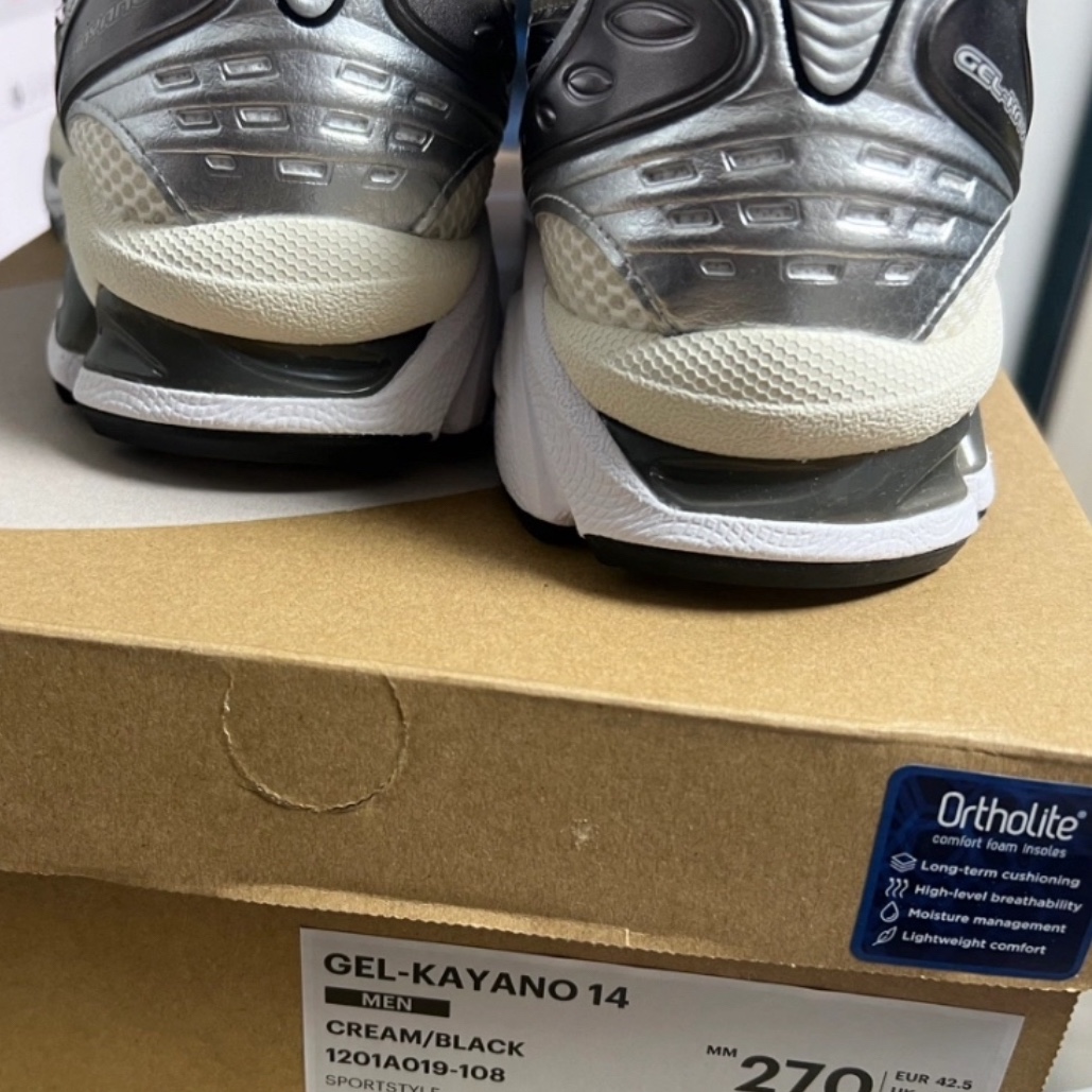 Asics Gel-Kayano 14 Cream Black 착용 스타일