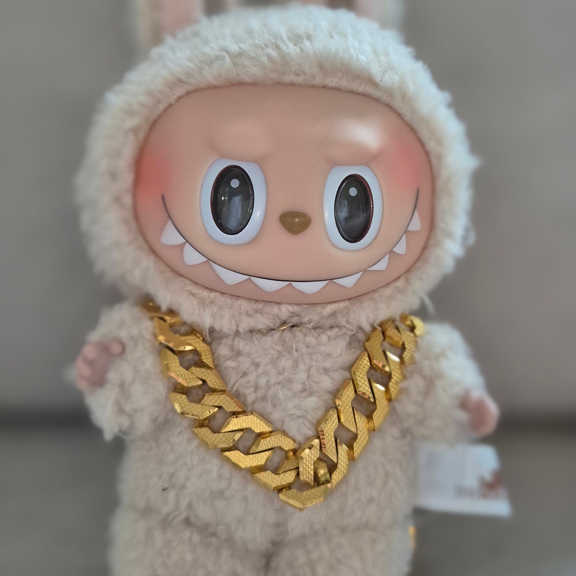 Pop Mart Labubu The Monsters Labubu Tasty Macarons Series Soymilk Keyring 착용 스타일