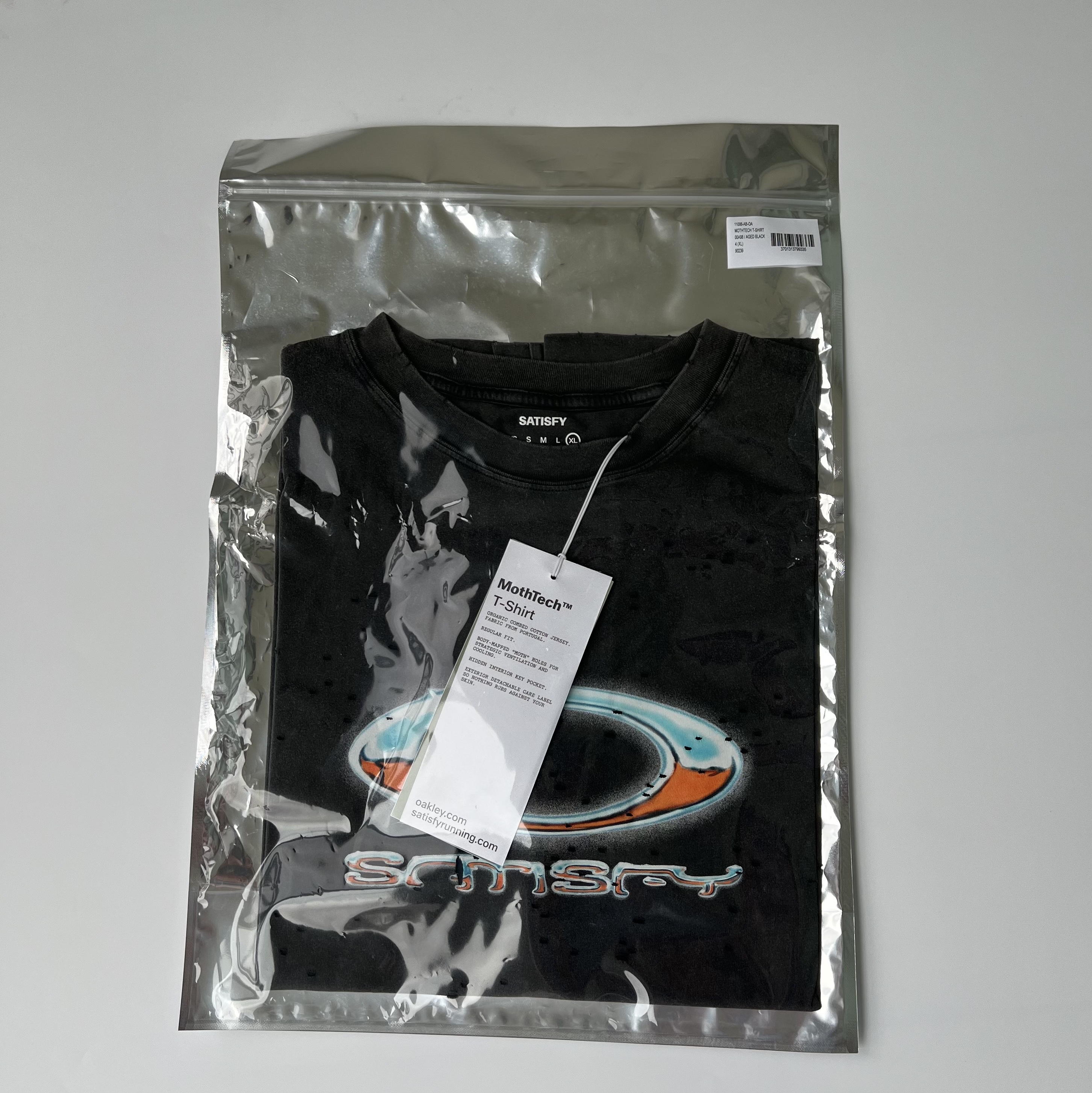 Oakley x Satisfy Mothtech T-Shirt Aged Black, Oakley x Satisfy Mothtech Long T-Shirt Aged Black 착용 스타일 - 7