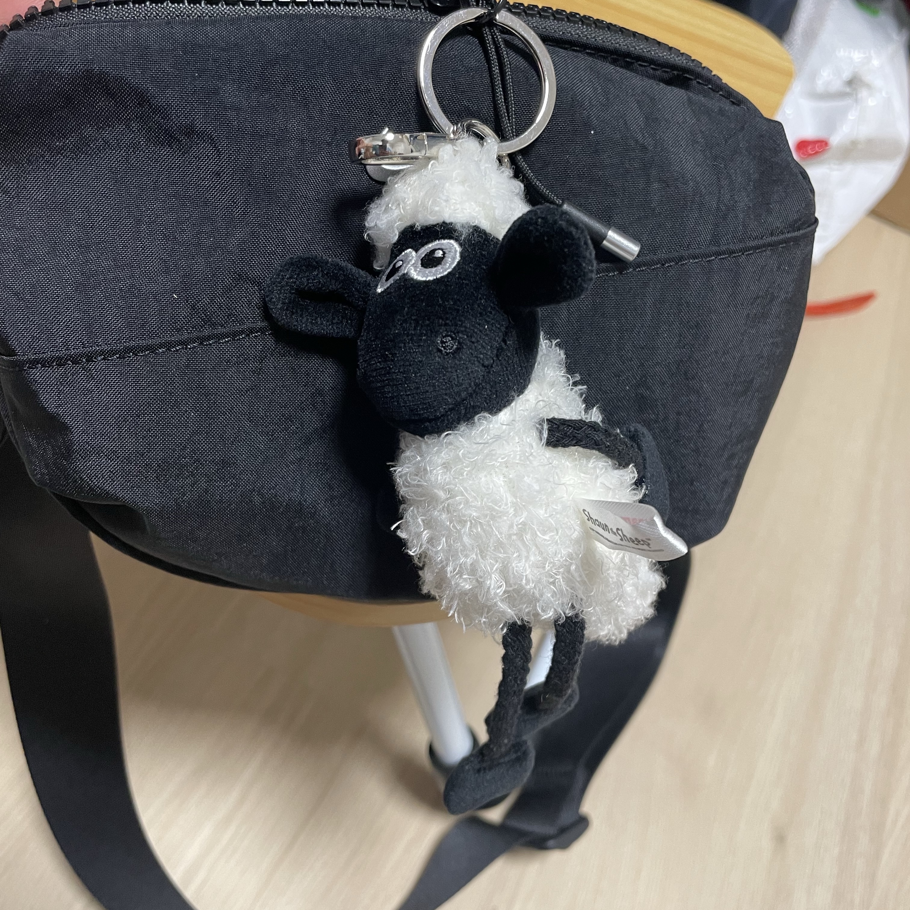 Dream C&C Shaun The Sheep Mini  Keyring Plush 12cm 착용 스타일