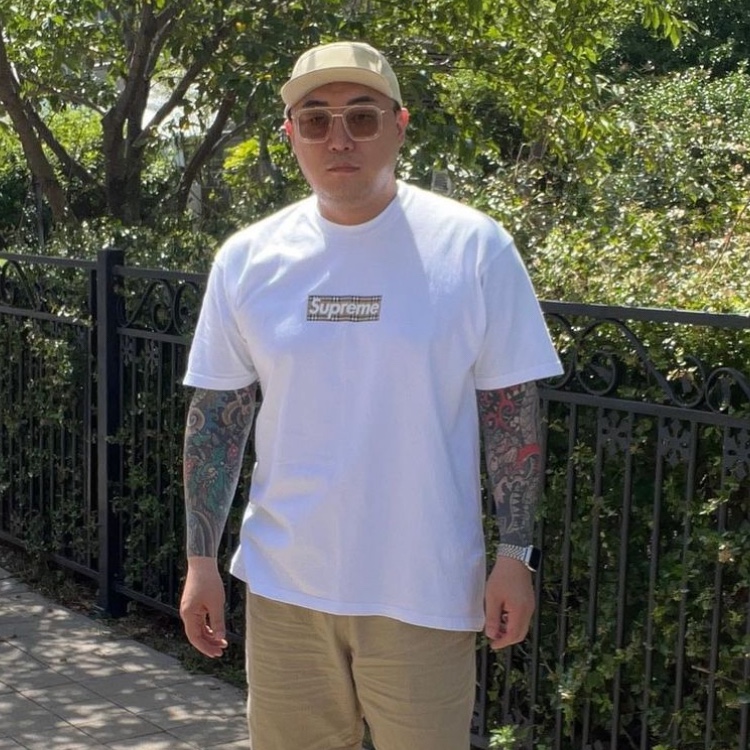 Supreme x Burberry Box Logo T-Shirt White - 22SS 착용 스타일