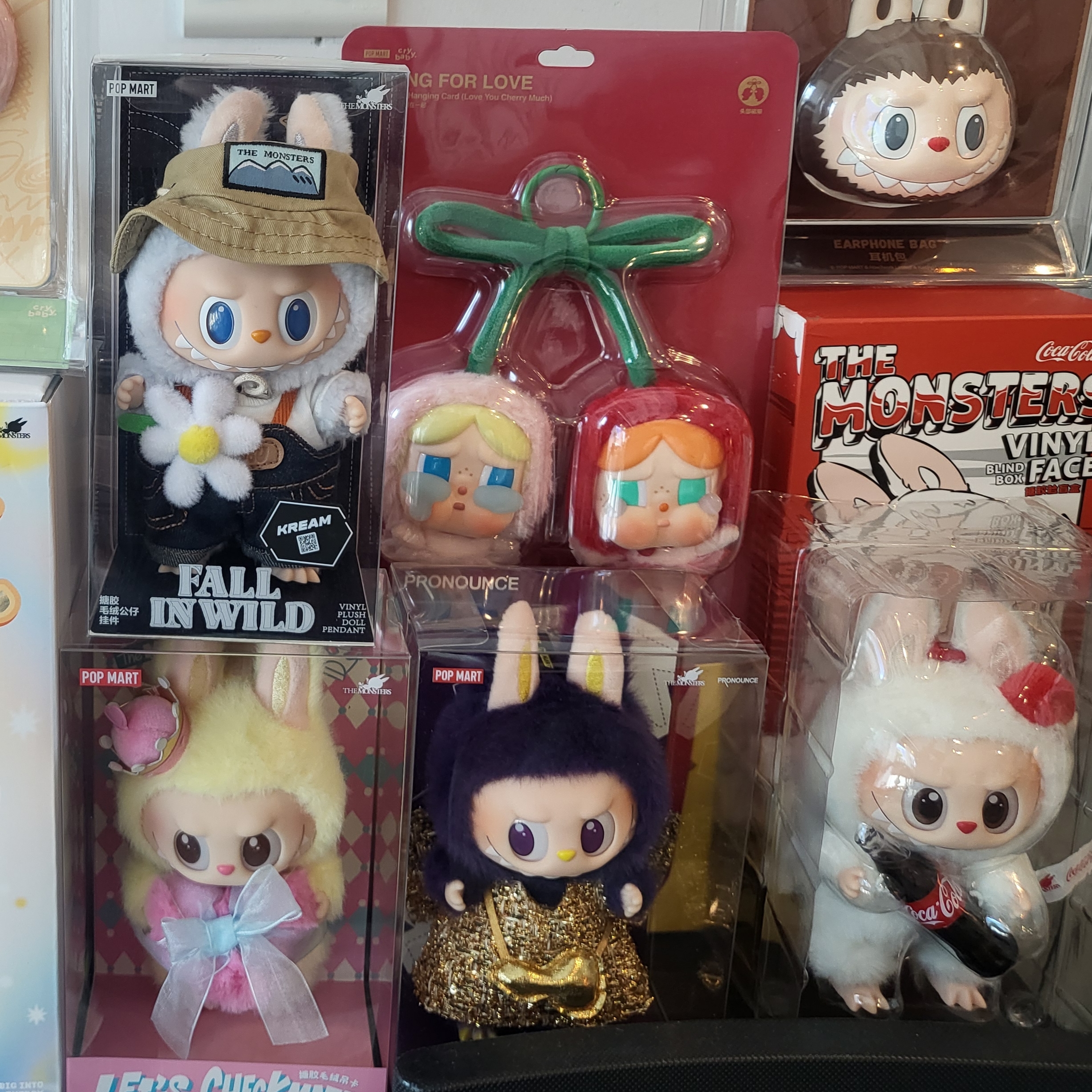 Pop Mart Fall In Wild Labubu Series Toy Keyring 착용 스타일