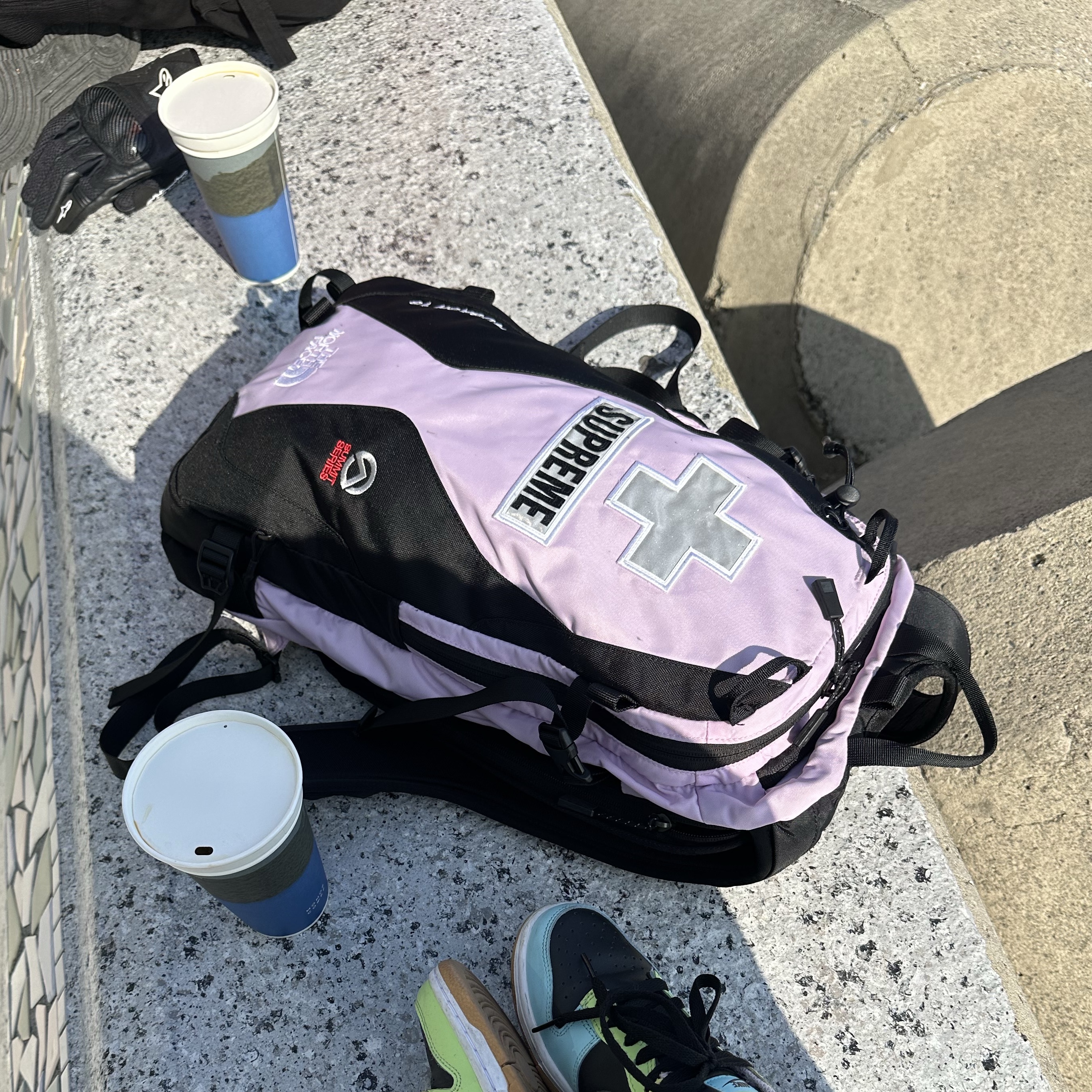 Supreme x The North Face Summit Series Rescue Chugach 16 Backpack Light Purple - 22SS, Supreme Hanes Crew Socks Black (4 Pack) μ°©μ© μ€νμΌ - 4