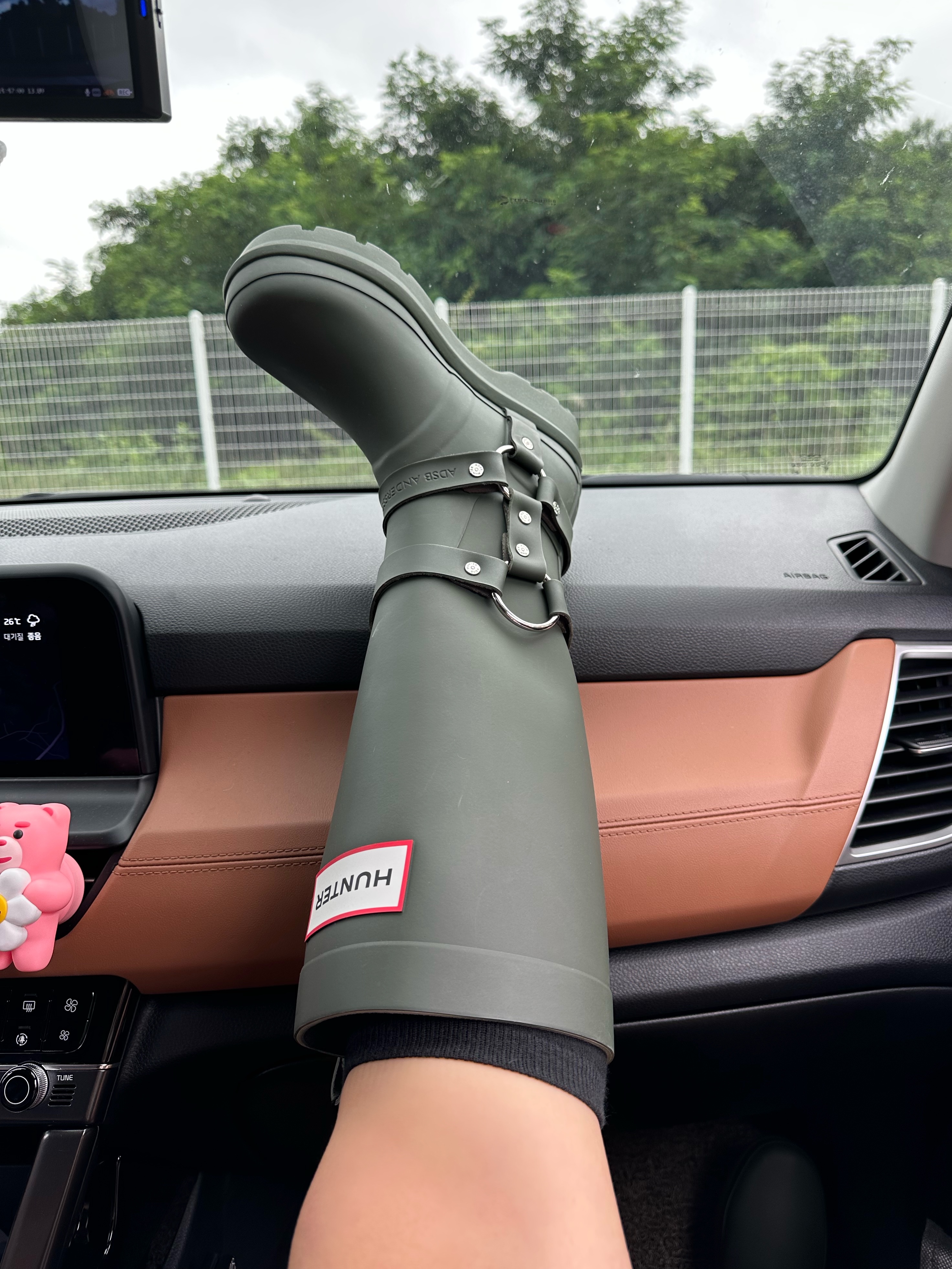 (W) Hunter x Andersson Bell Original 2.0 Tall Boots Dark Olive 착용 스타일 - 2