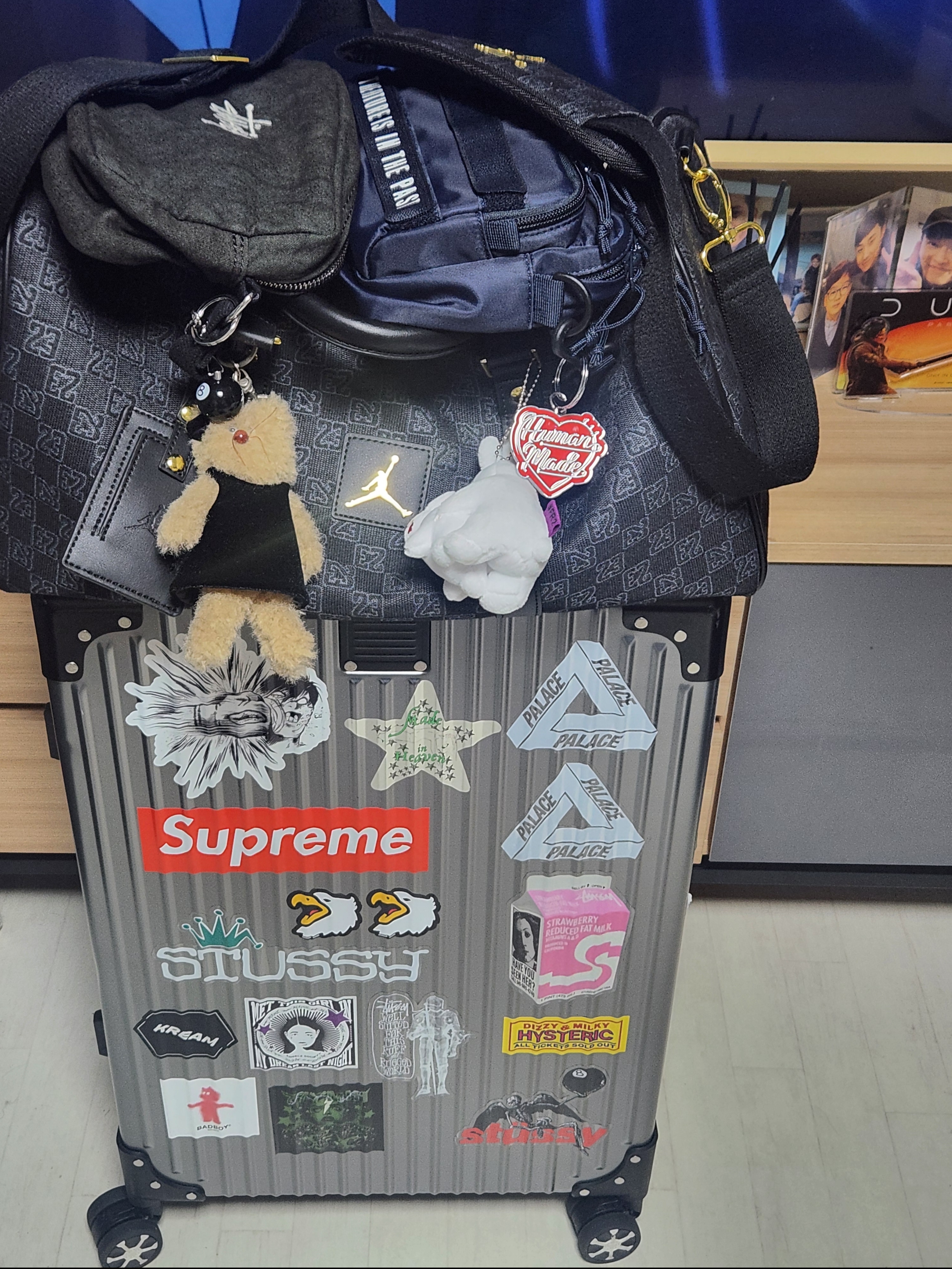 Stussy Canvas Side Pouch Washed Black, Human Made Military Pouch Small Navy 착용 스타일