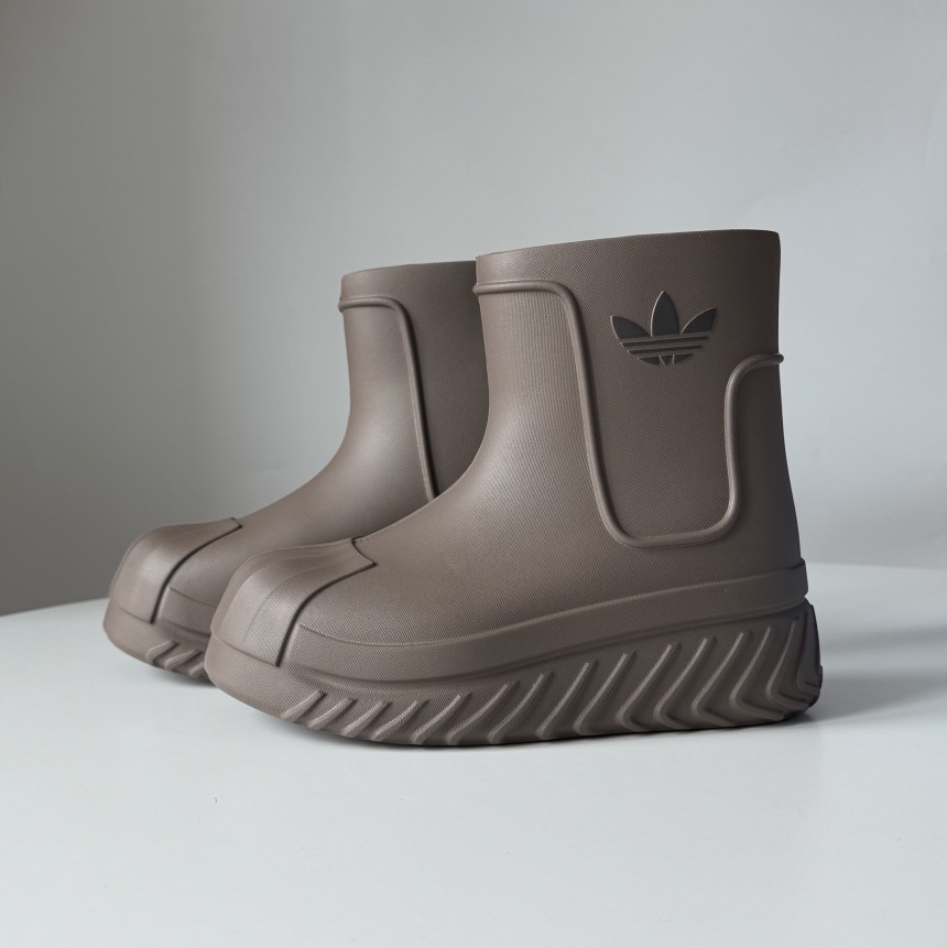 (W) Adidas Adifom Superstar Boot Dark Brown, (W) Adidas Adifom Superstar Boot Black 착용 스타일 - 1