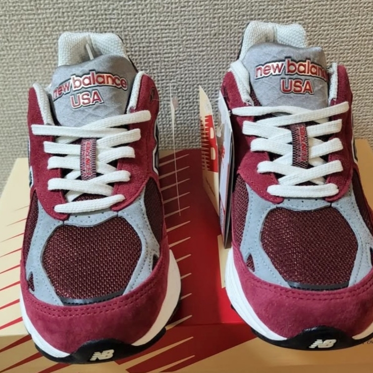 New Balance 990v3 Made in USA Scarlet Marblehead 착용 스타일