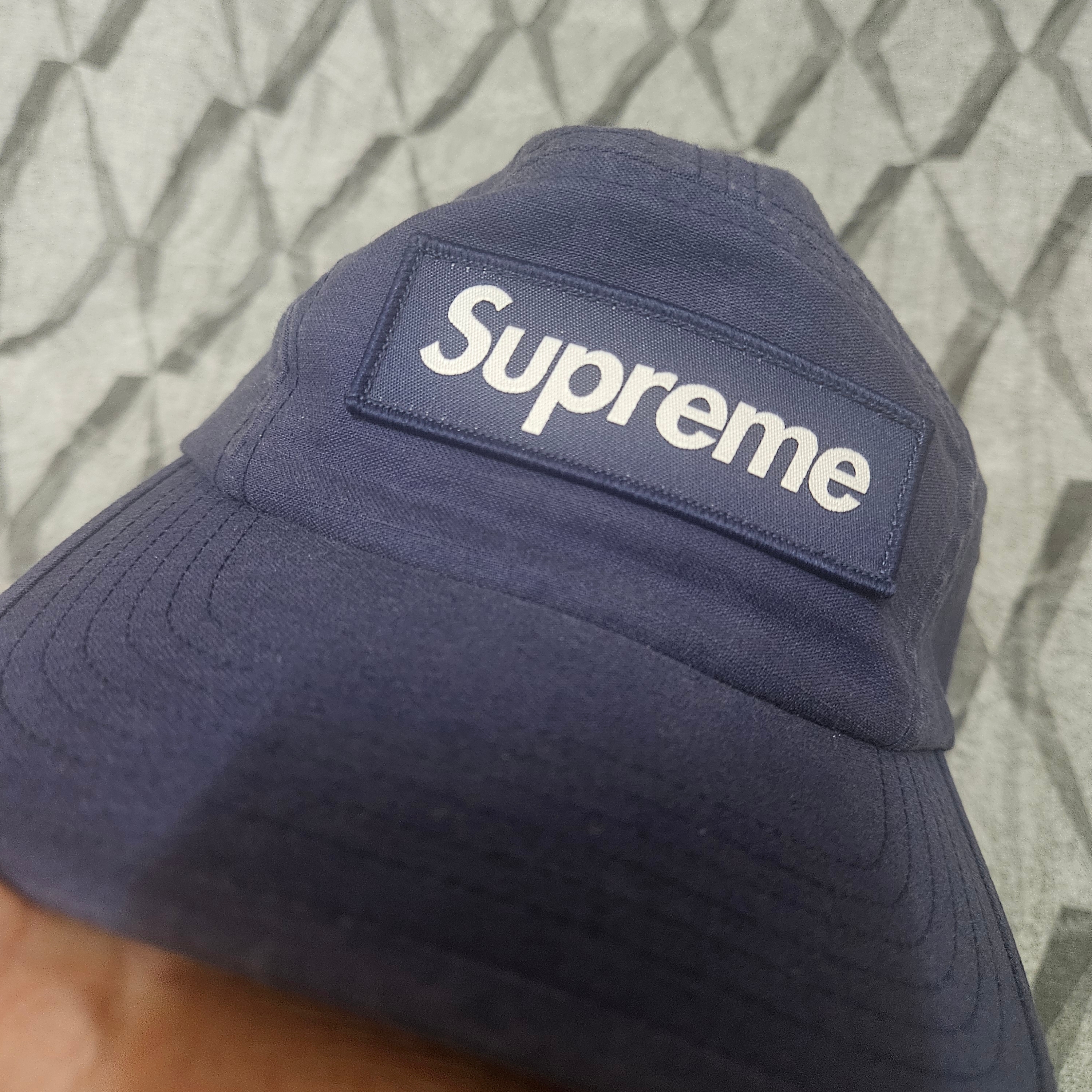 Supreme Military Camp Cap Navy - 23FW 착용 스타일 - 1