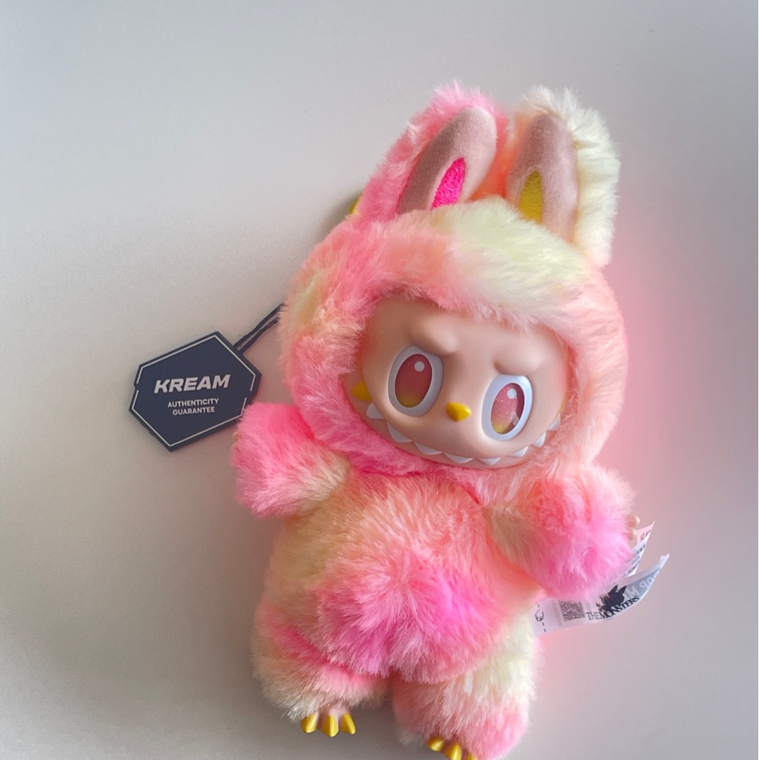 Pop Mart Labubu The Monsters Highlight Series Loyalty Keyring (Opened Case) 착용 스타일