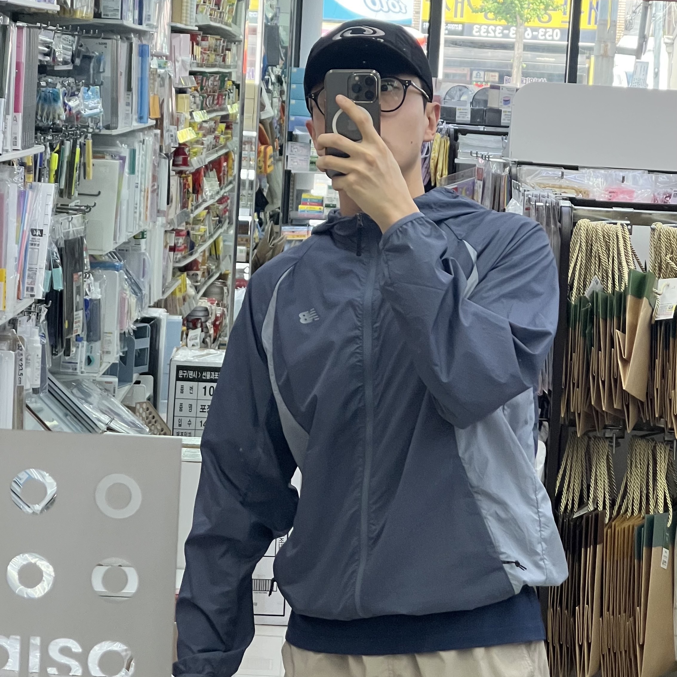 Salomon Link Camp Cap Black, Crocs Echo Clog Atmosphere 착용 스타일 - 1