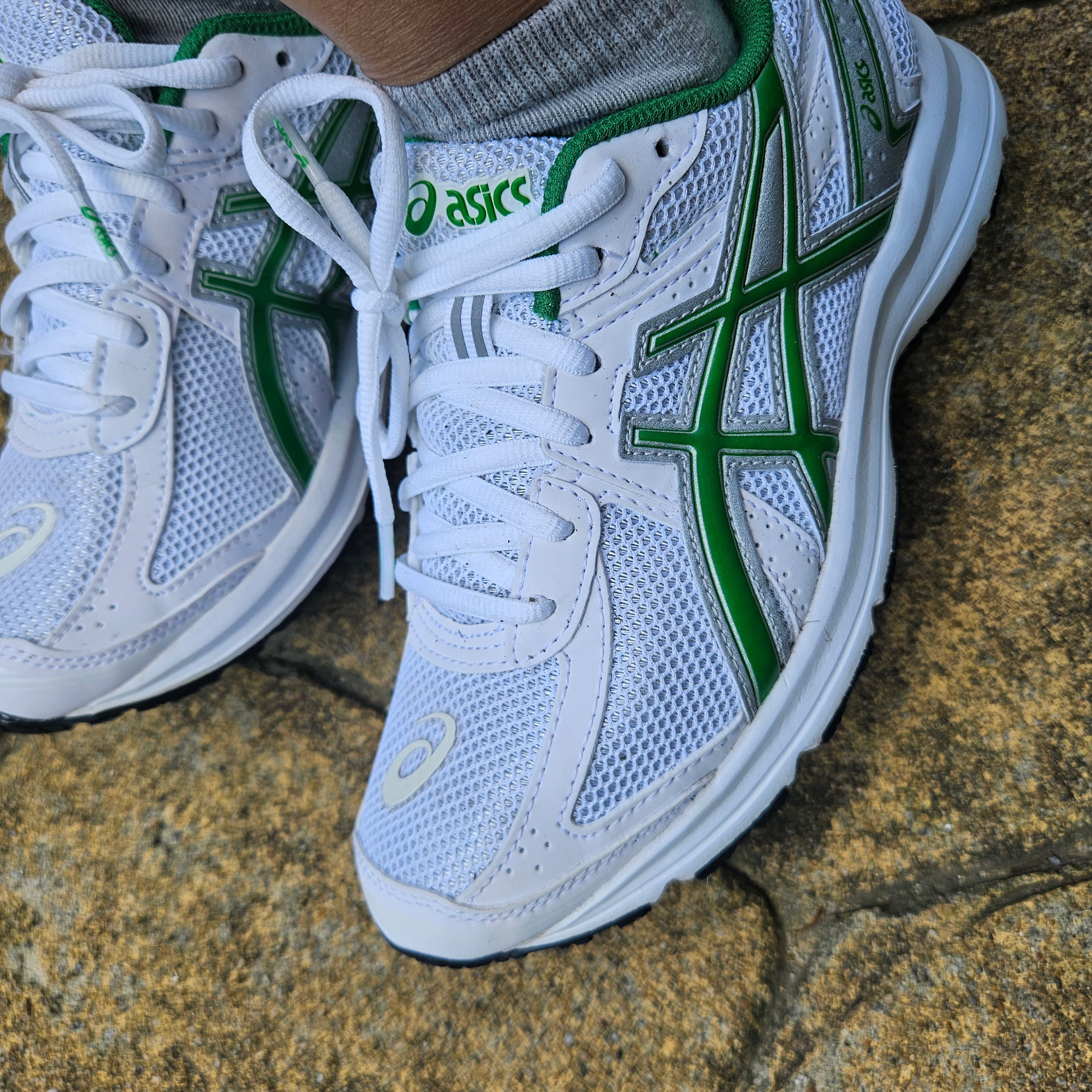 Asics Jog 100 S White Green - 2E Wide 착용 스타일 - 4