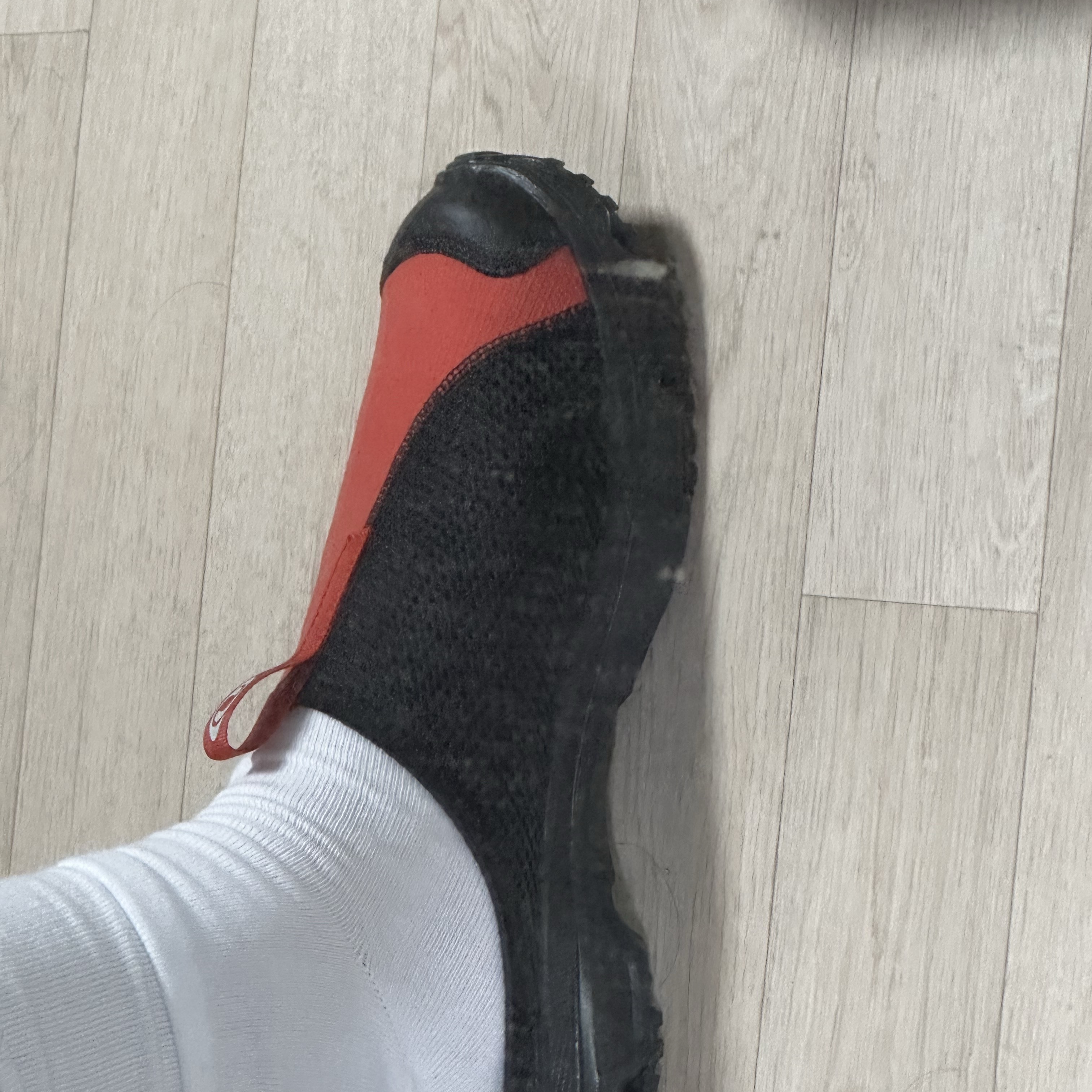 Salomon RX Slide 3.0 Aurora Red Black 착용 스타일 - 3