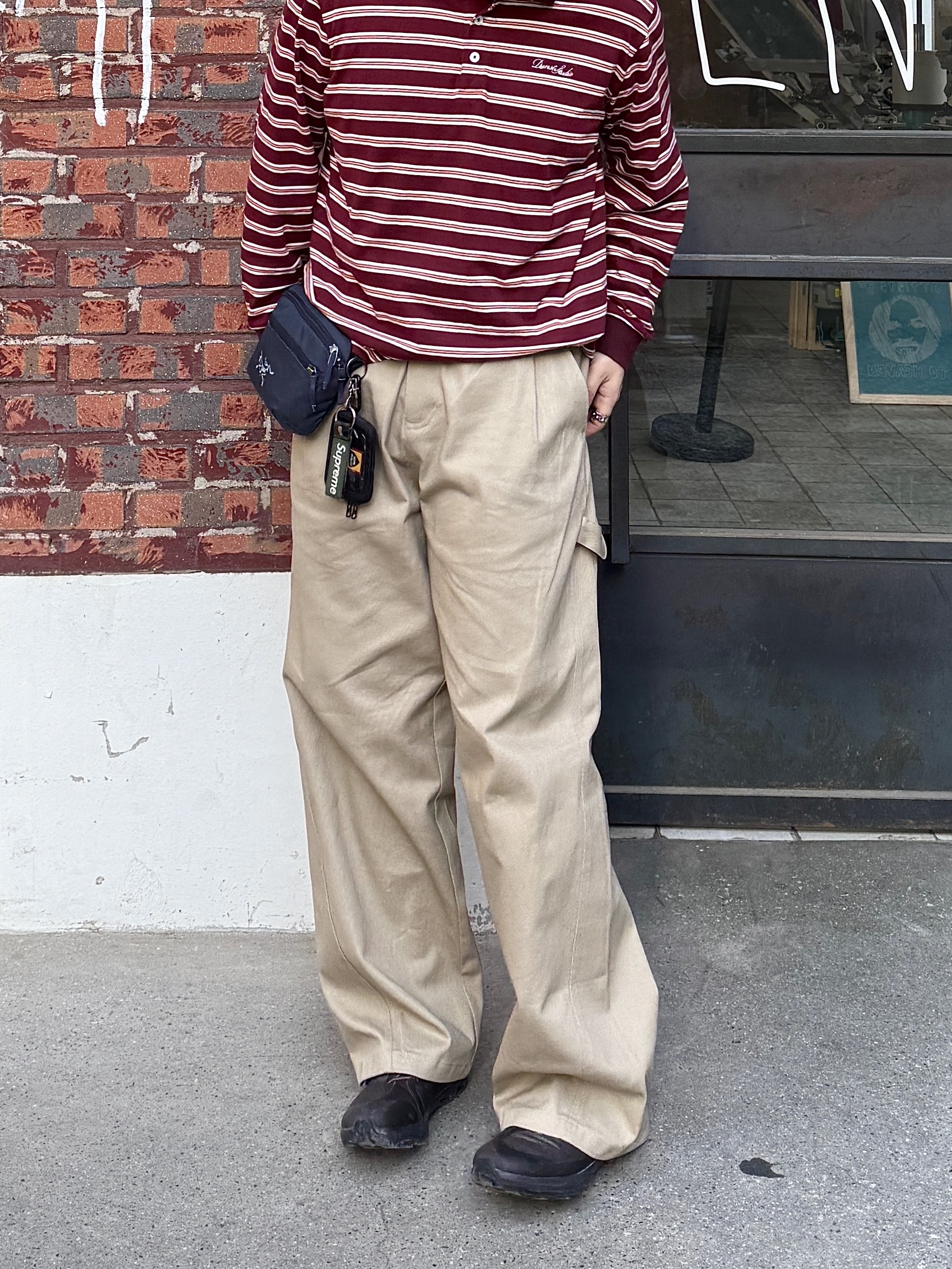(W) On Running x Post Archive Faction (Paf) Cloudventure Peak Cacao Espresso, Arc'teryx Mantis 1 Waistpack Black Sapphire 착용 스타일 - 3