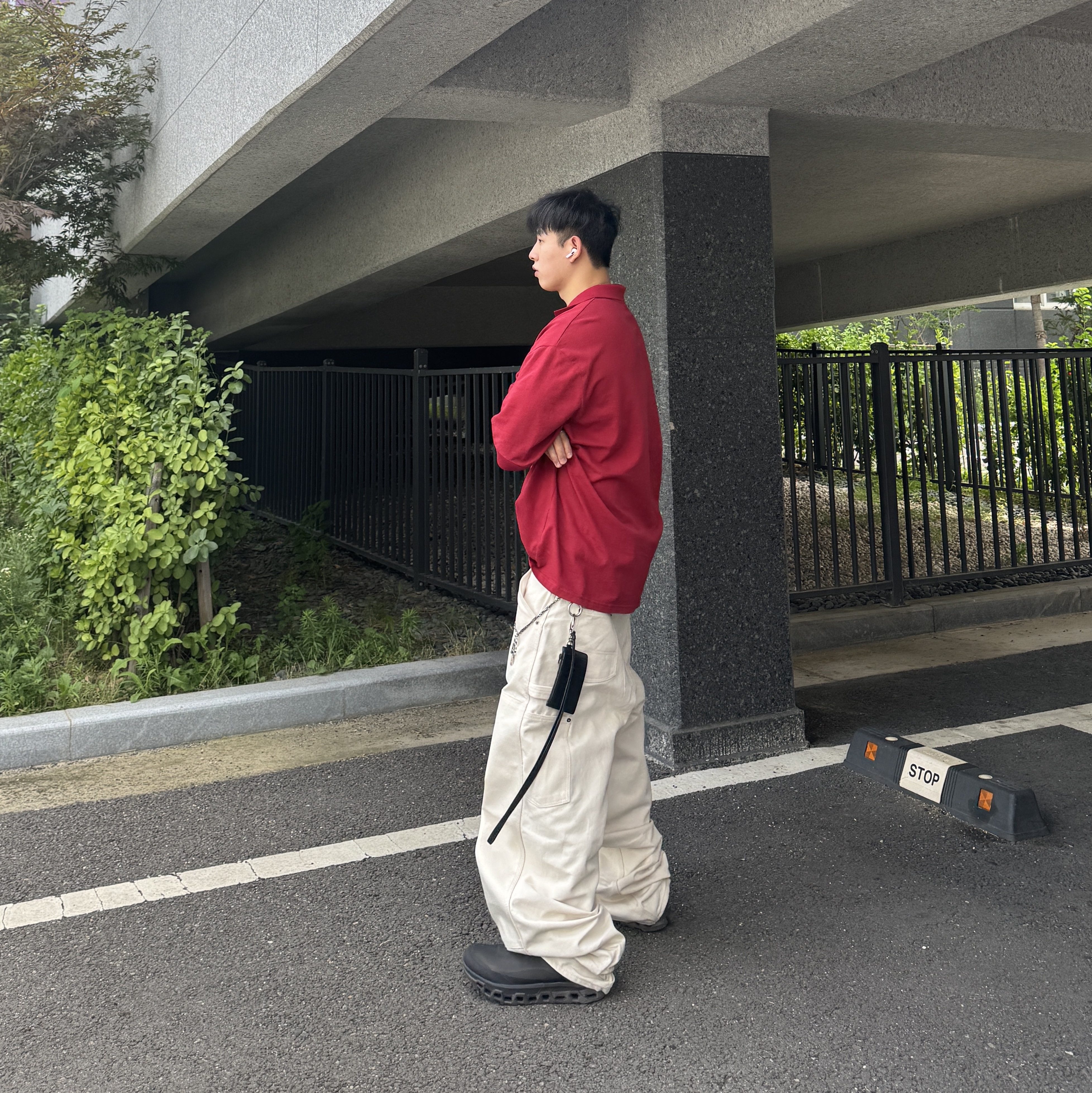 Undermycar Pure Hardstone Carpenter Pants Ivory - 24FW, MJD Oversized Polo Burgundy 착용 스타일 - 1