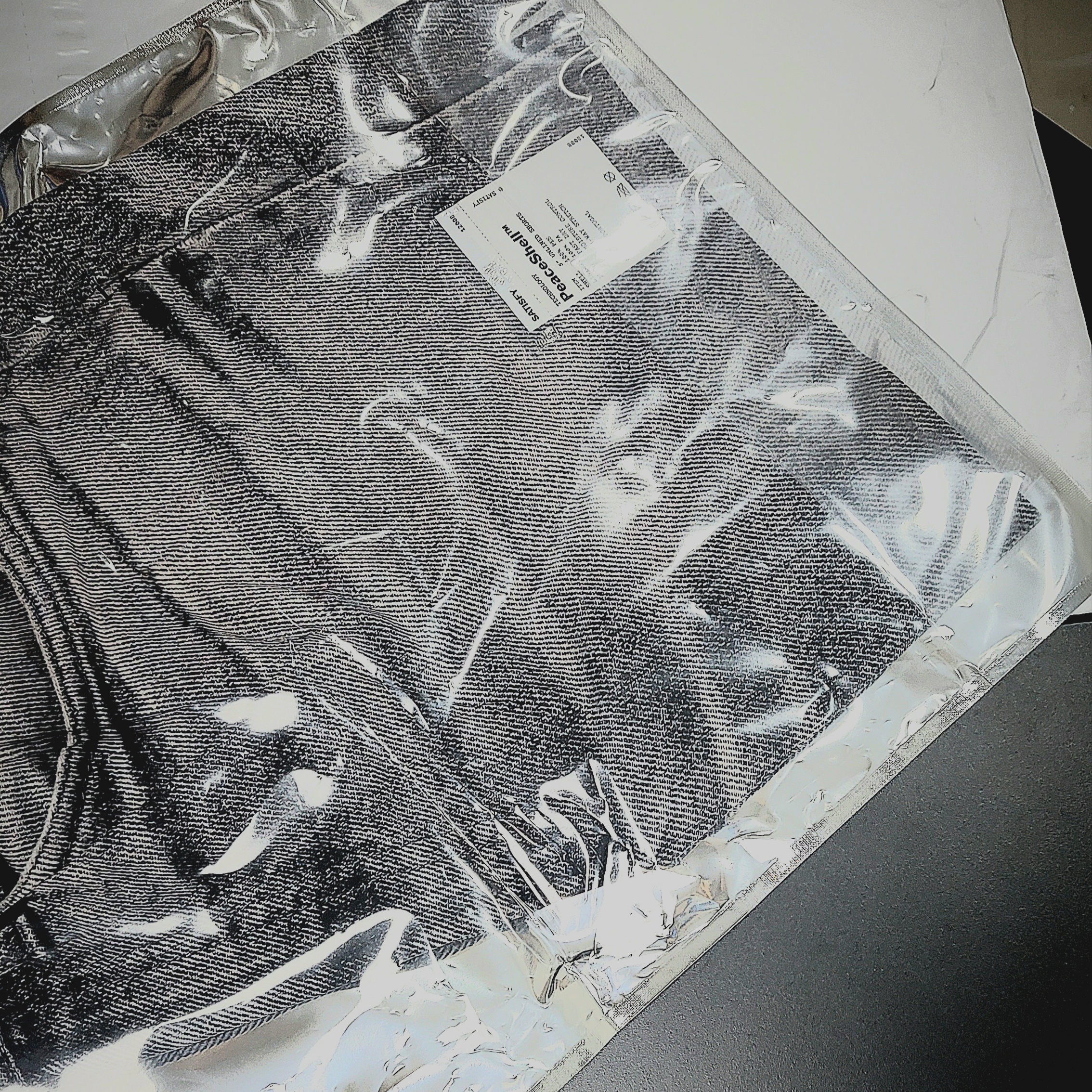 Satisfy Peaceshell 5 Inch Unlined Shorts Black Denim 착용 스타일 - 3