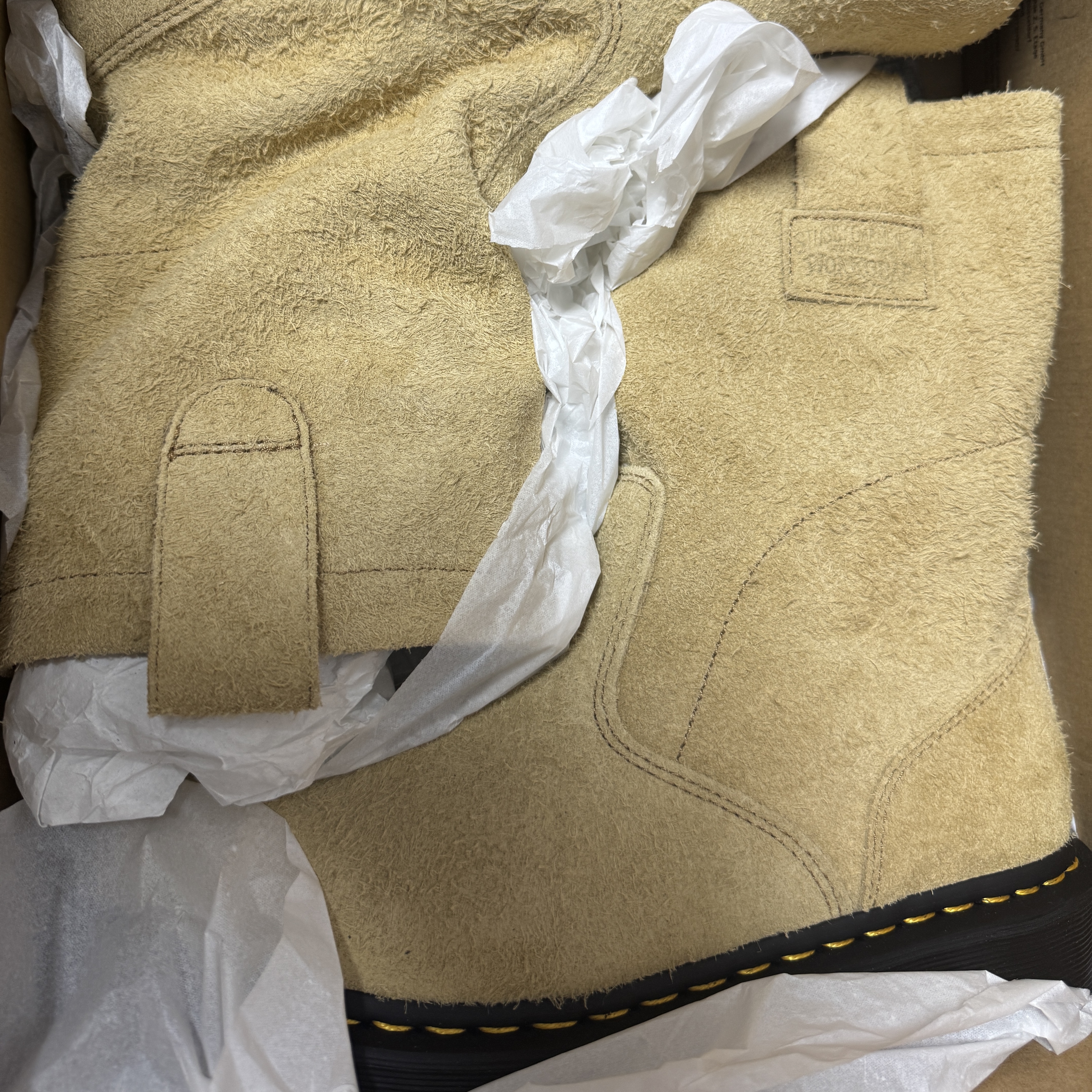 Dr. Martens x Stussy 2295 Decon Sand Hairy Suede Boots Tan 착용 스타일