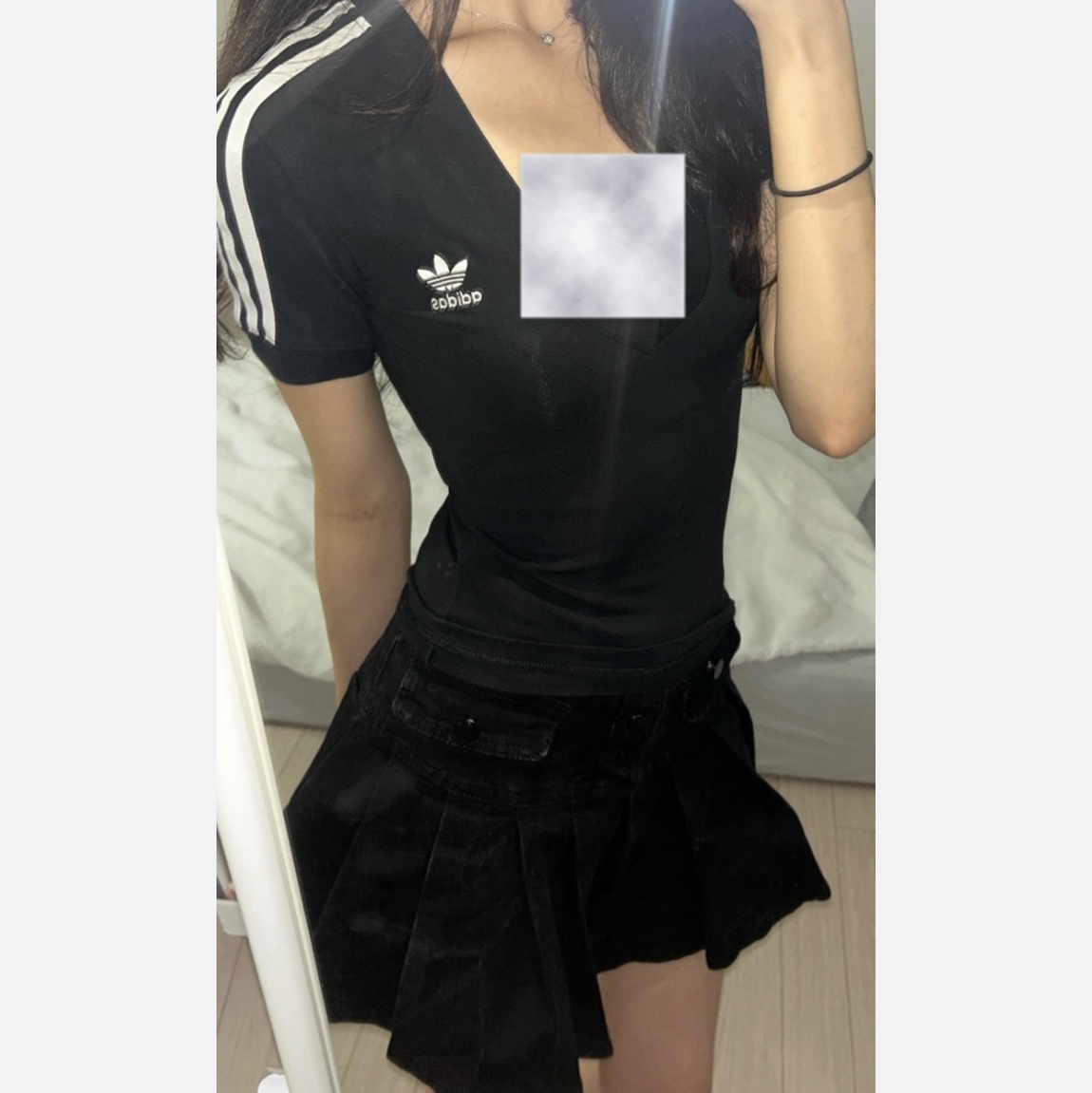 (W) Adidas 3-Stripes V-Neck Slim T-Shirt Black - KR Sizing 착용 스타일