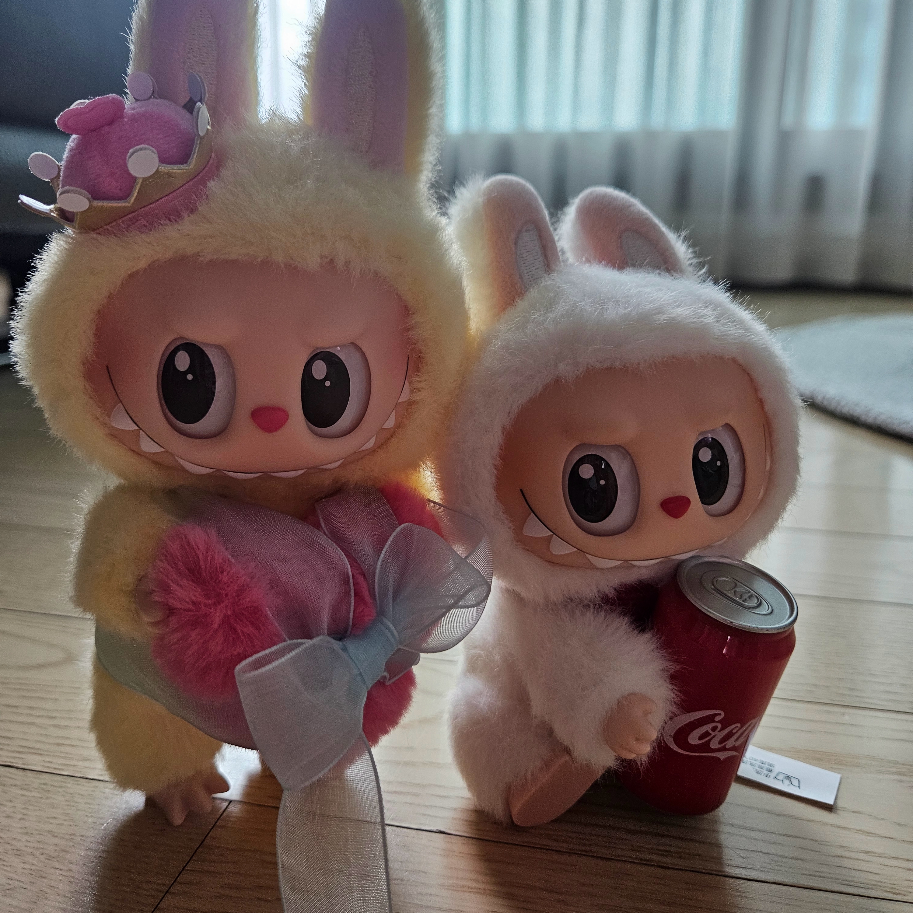 Pop Mart The Monsters Checkmate Series Plush Keyring 착용 스타일